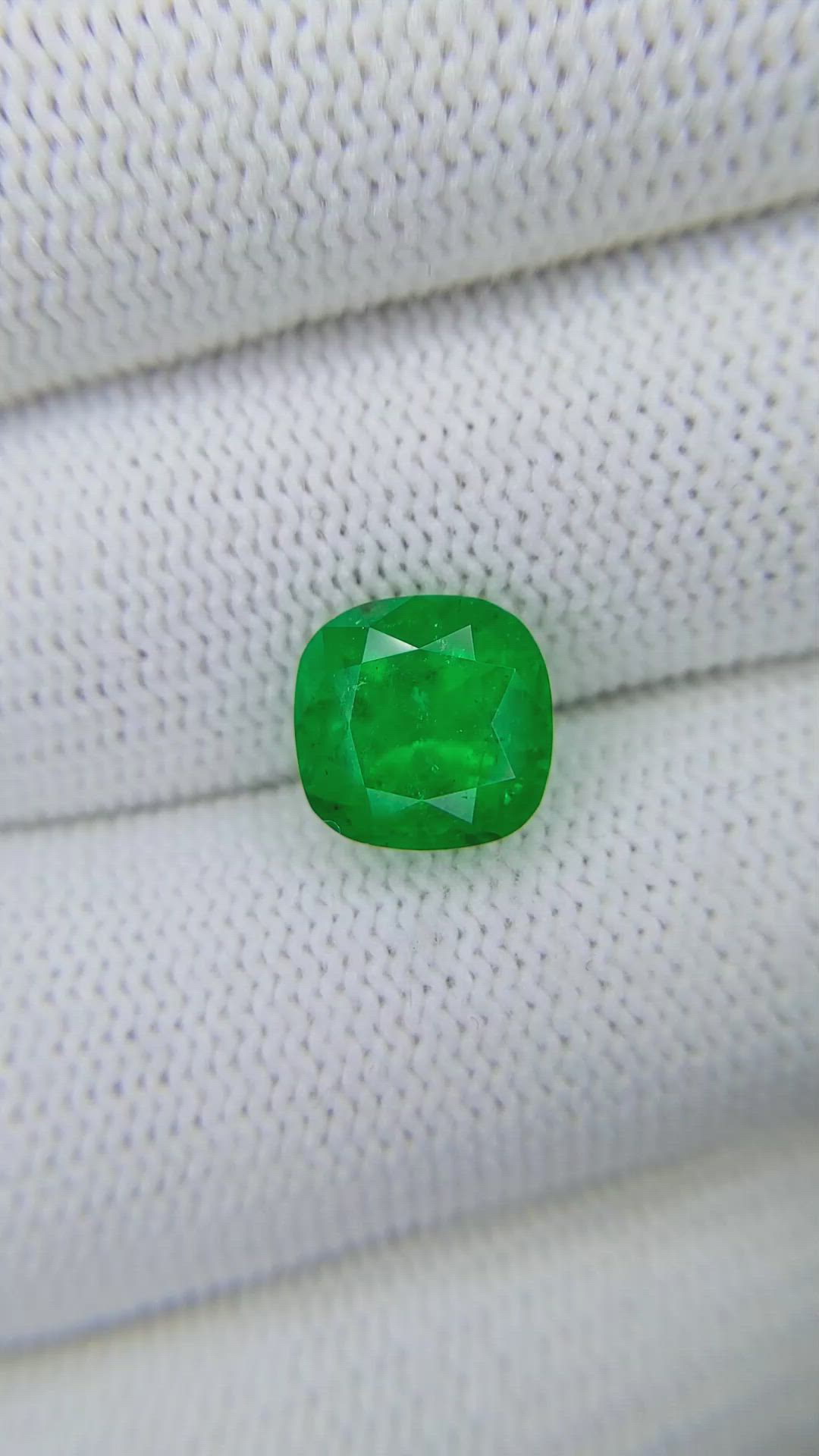 3.60 Ct. Emerald from Colombia Size Video