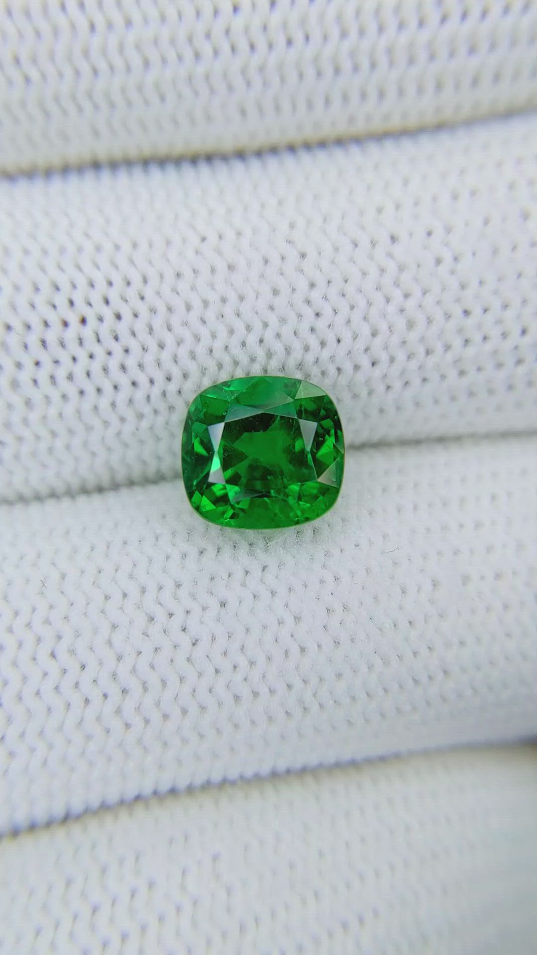 2.72 Ct. Emerald from Zambia Size Video