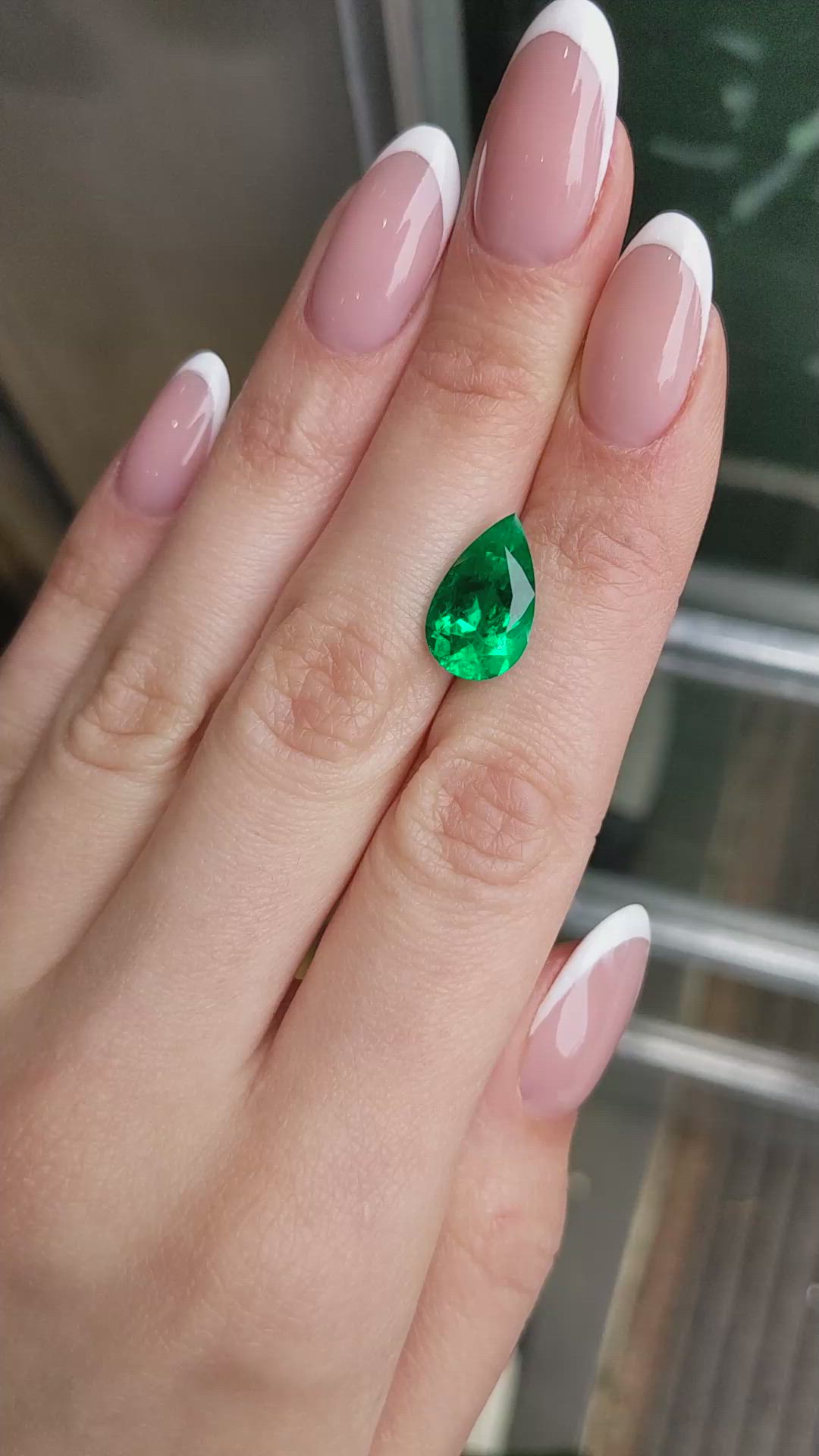 4.53 Ct. Emerald from Colombia Size Video