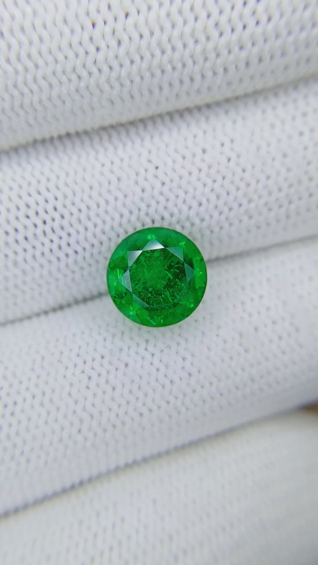 3.67 Ct. Emerald from Zambia Size Video