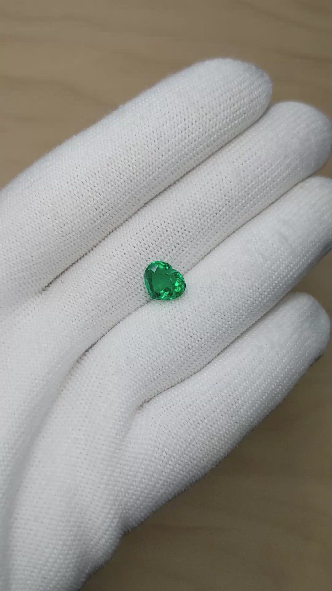 2.23 Ct. Emerald from Colombia - Muzo Size Video