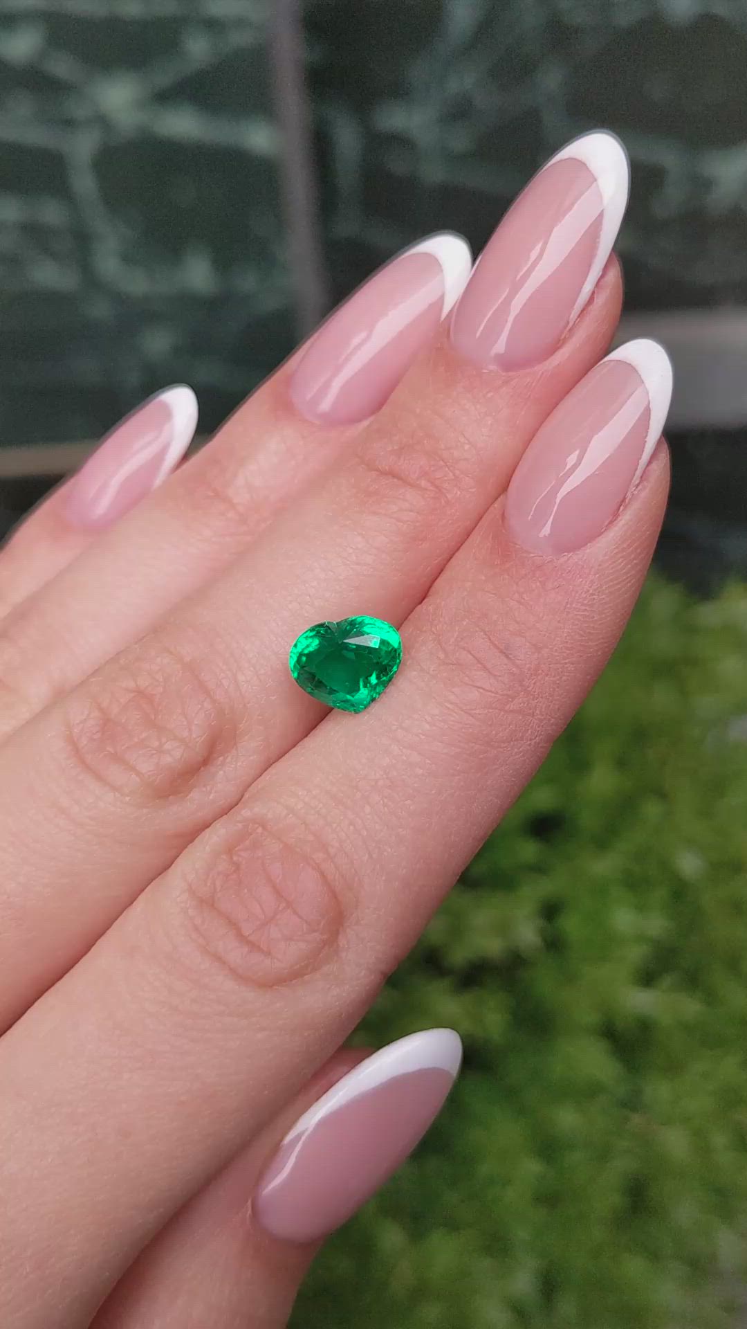 2.23 Ct. Emerald from Colombia - Muzo Size Video
