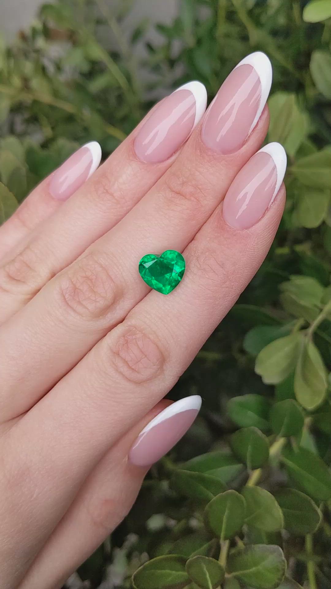 3.25 Ct. Emerald from Colombia - Muzo Size Video