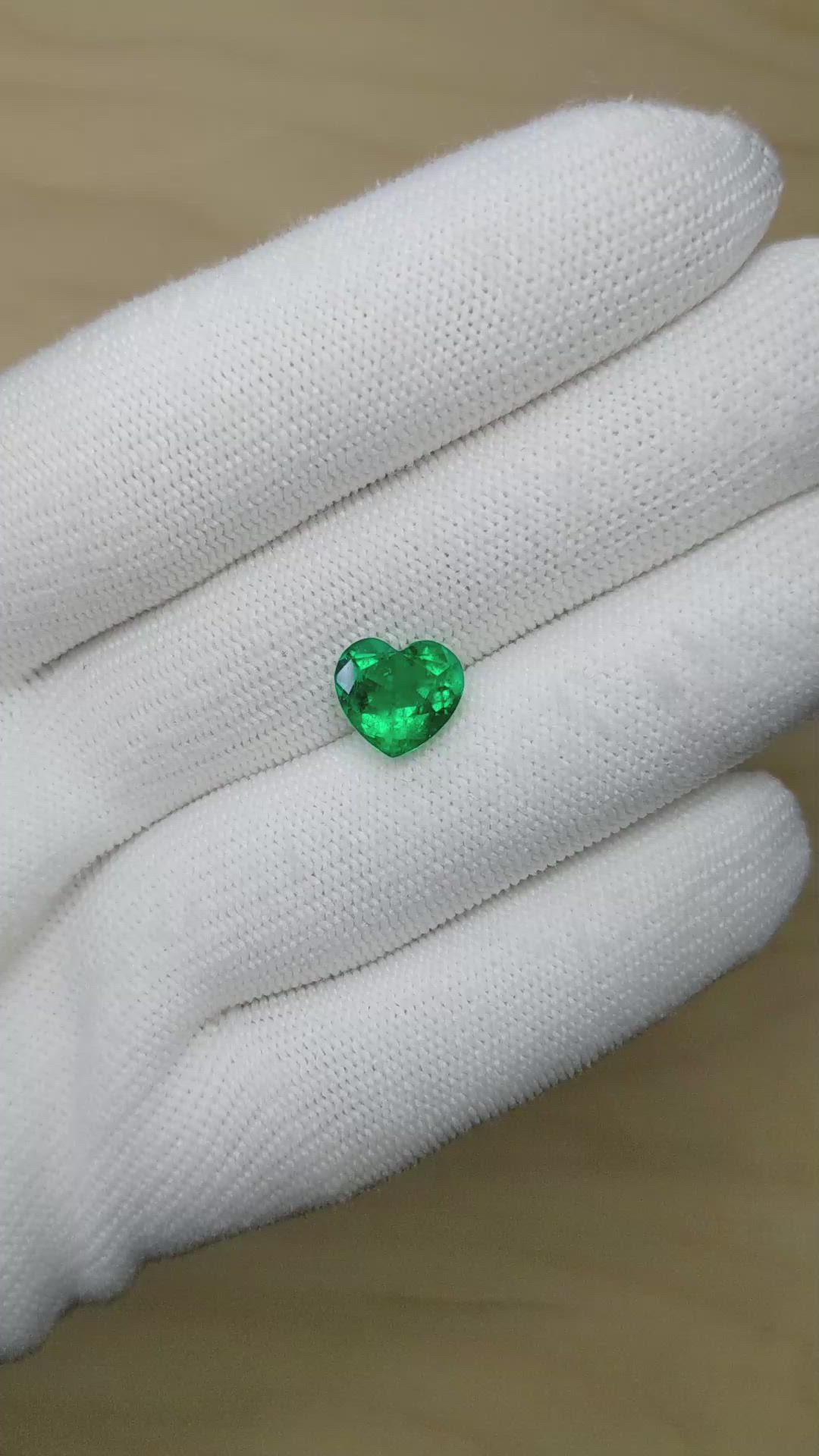 3.25 Ct. Emerald from Colombia - Muzo Size Video