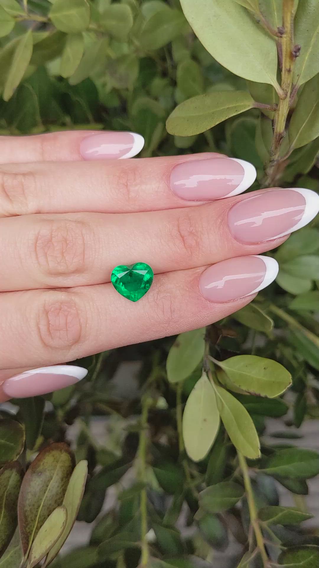 3.25 Ct. Emerald from Colombia - Muzo Size Video