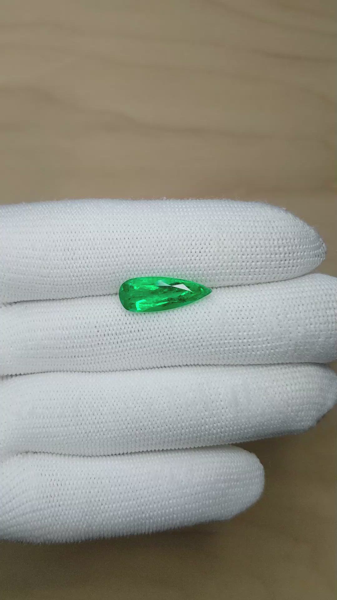 4.12 Ct. Emerald from Colombia - Muzo Size Video