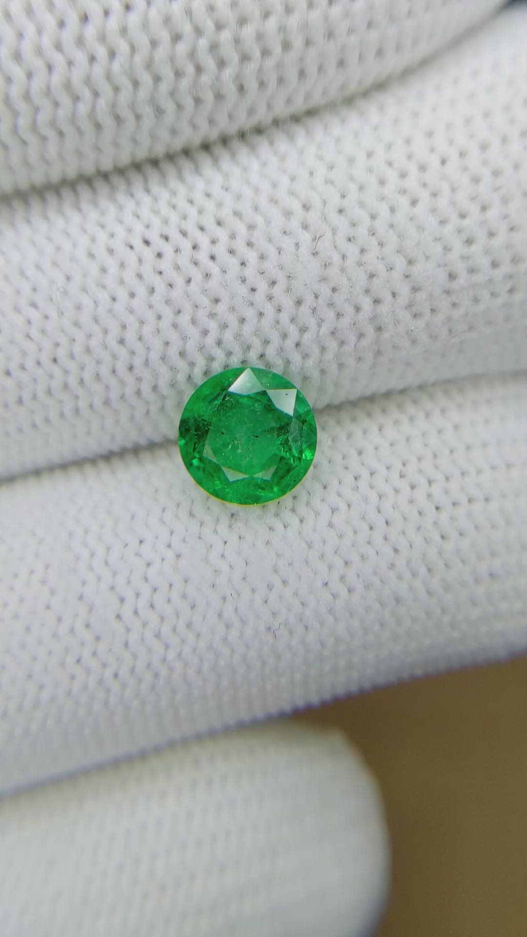 1.43 Ct. Emerald from Colombia Size Video