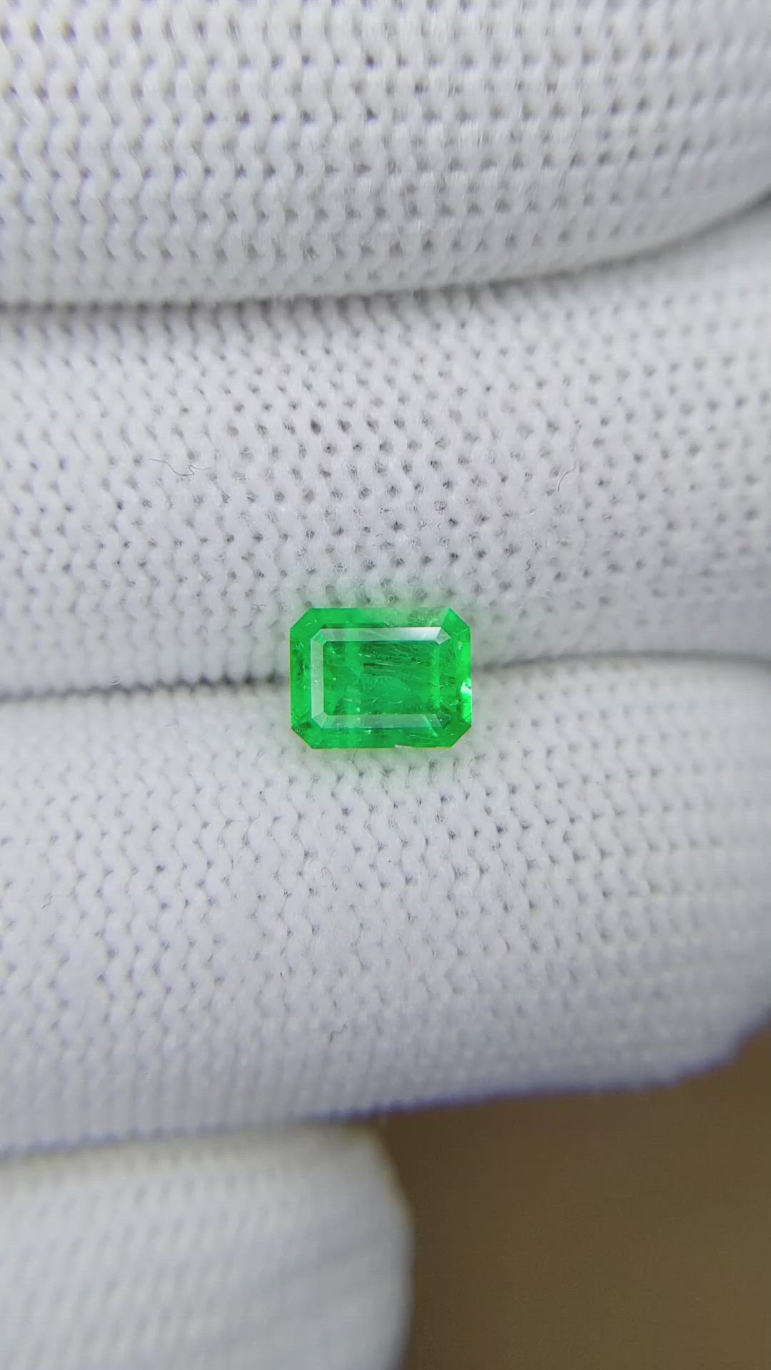 1.05 Ct. Emerald from Colombia Size Video