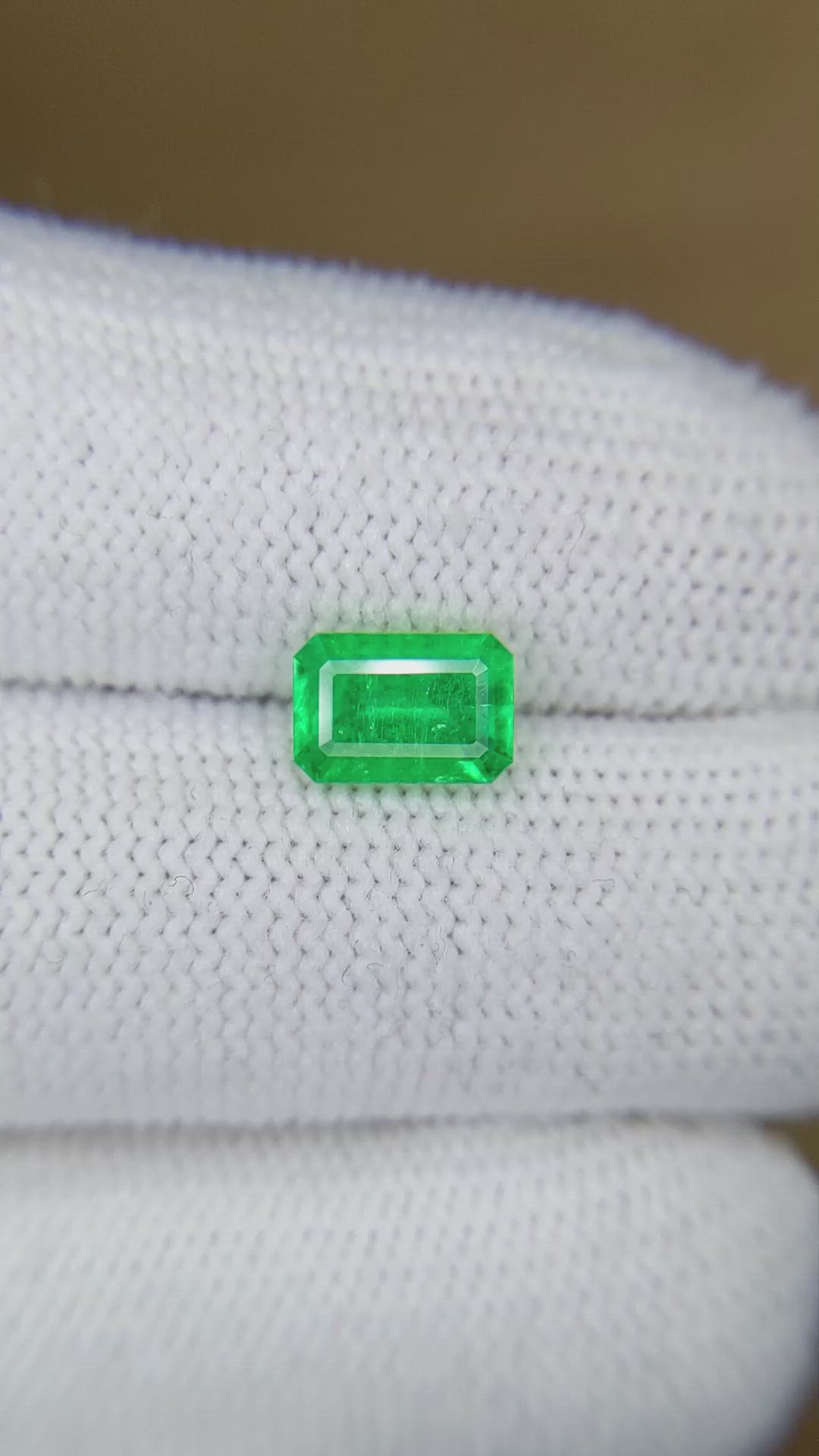 1.27 Ct. Emerald from Colombia Size Video