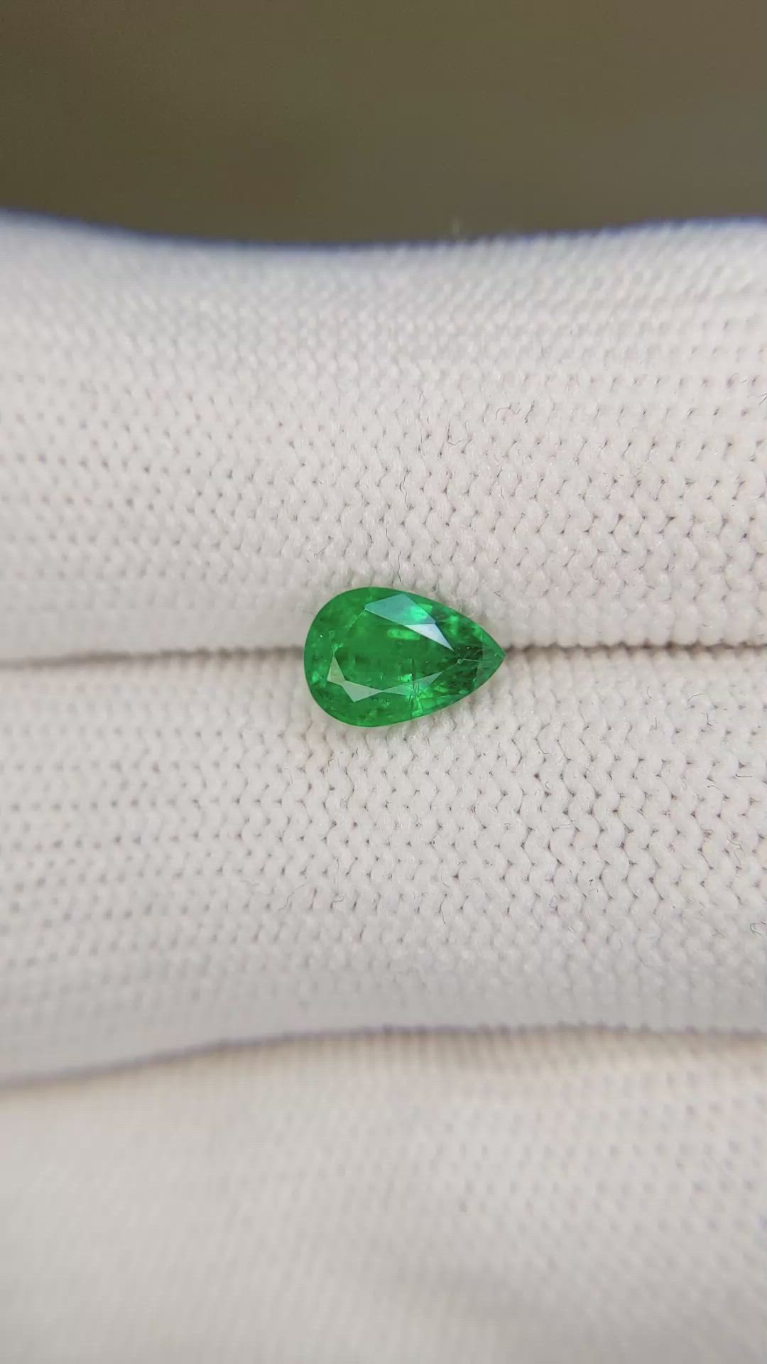 1.02 Ct. Emerald from Zambia Size Video