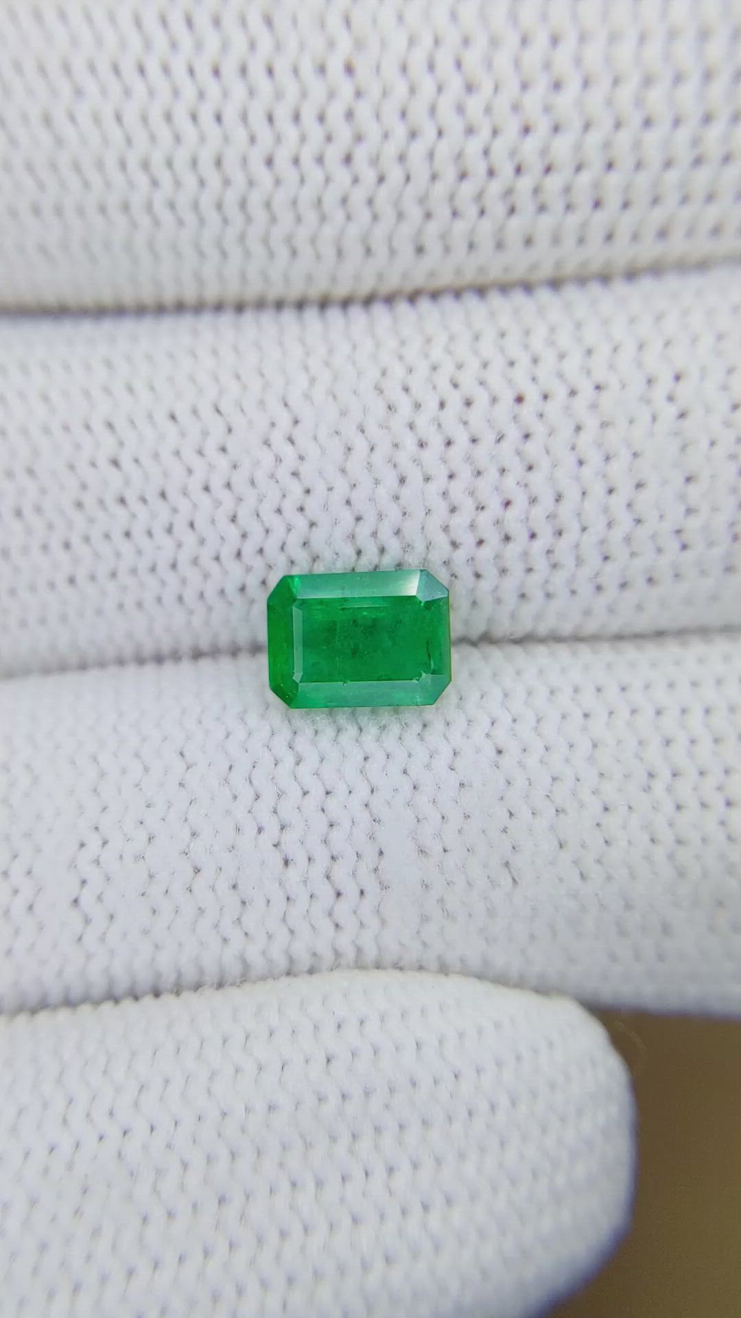 1.06 Ct. Emerald from Zambia Size Video