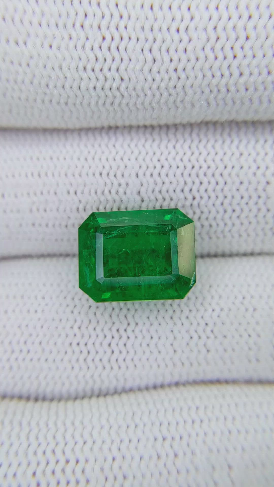 6.87 Ct. Emerald from Colombia Size Video