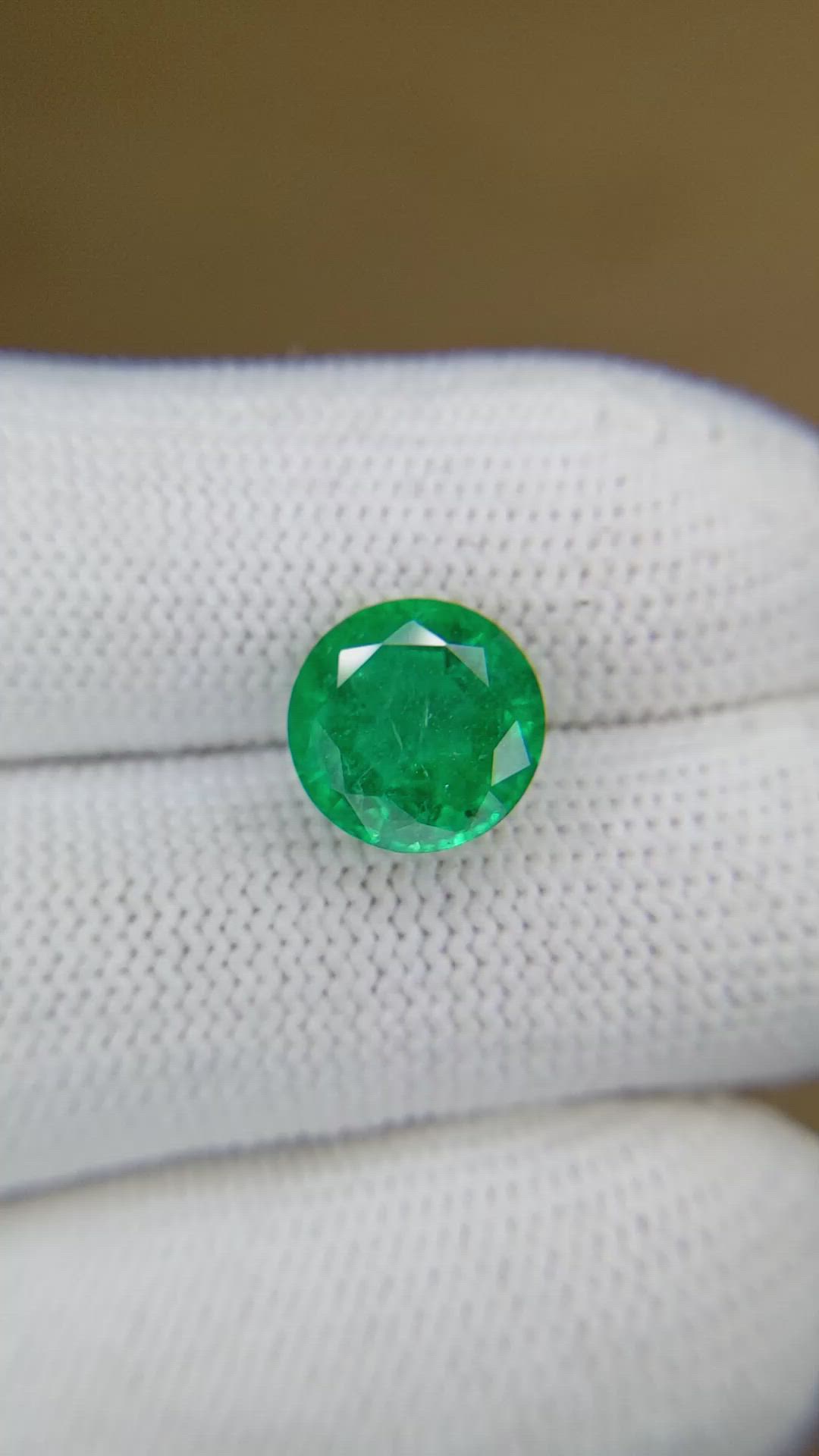 3.27 Ct. Emerald from Zambia Size Video