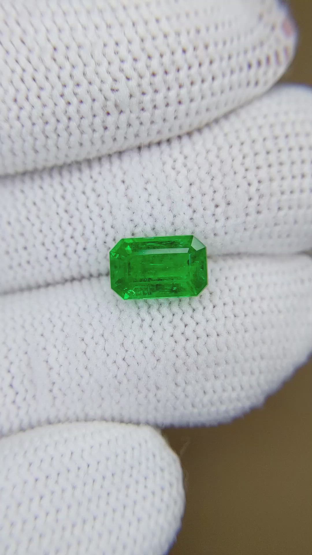 1.80 Ct. Emerald from Colombia Size Video