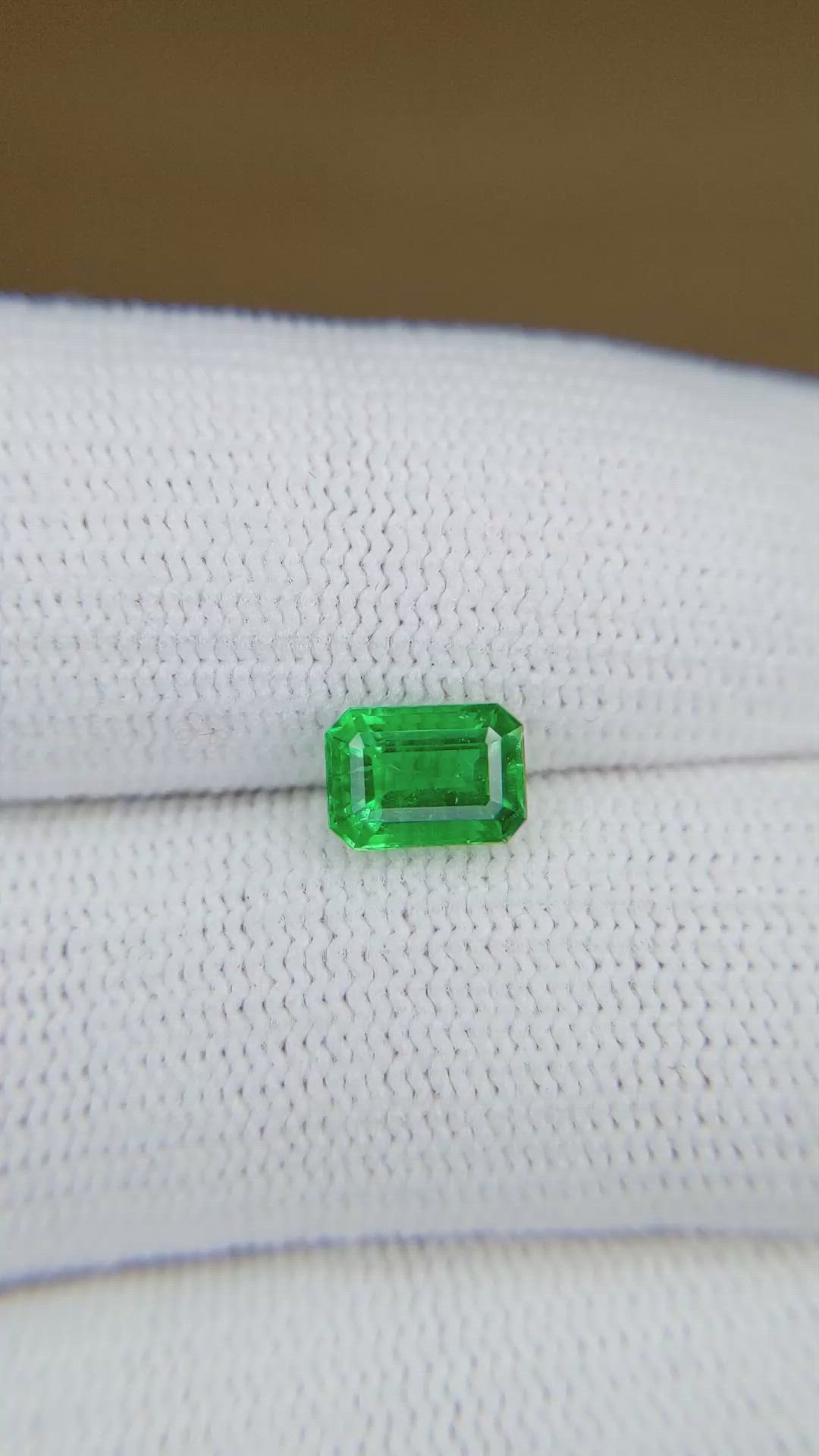 1.06 Ct. Emerald from Zambia Size Video