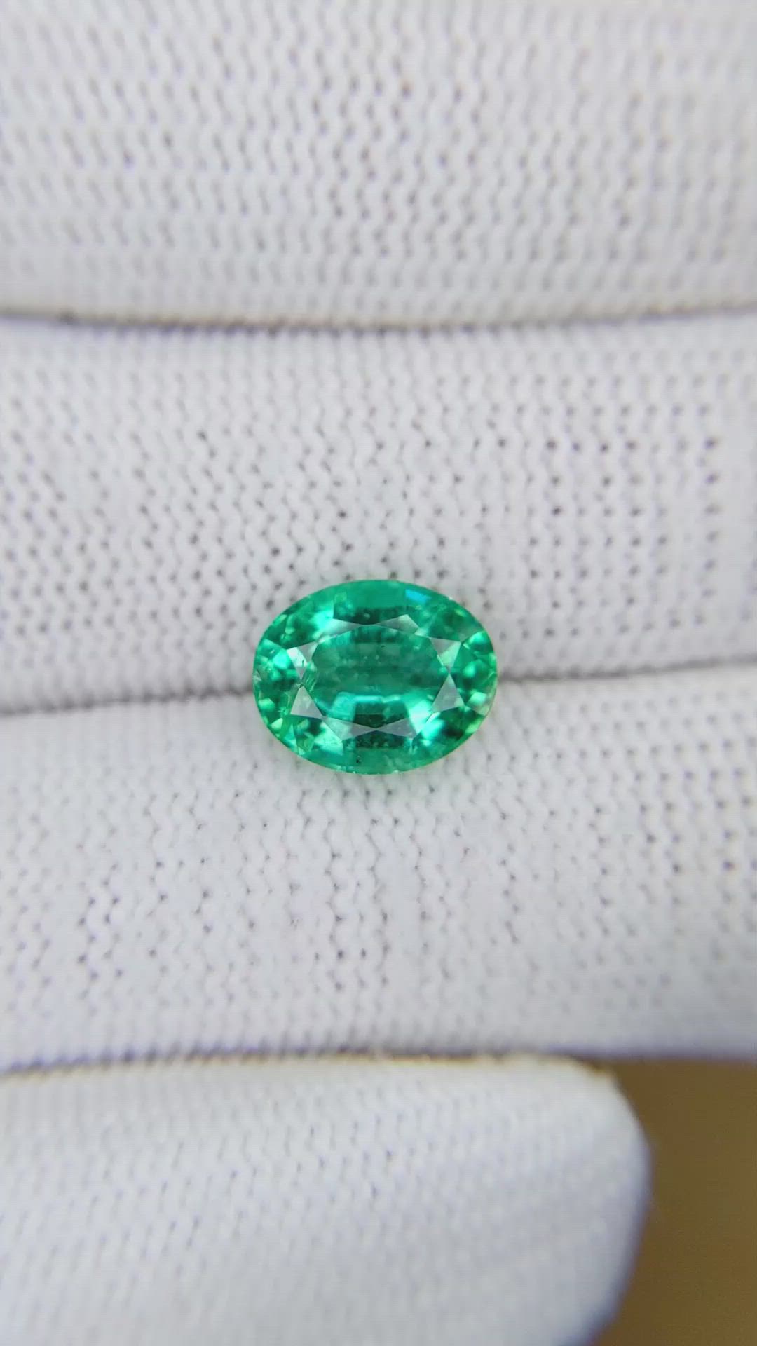 2.54 Ct. Emerald from Zambia Size Video