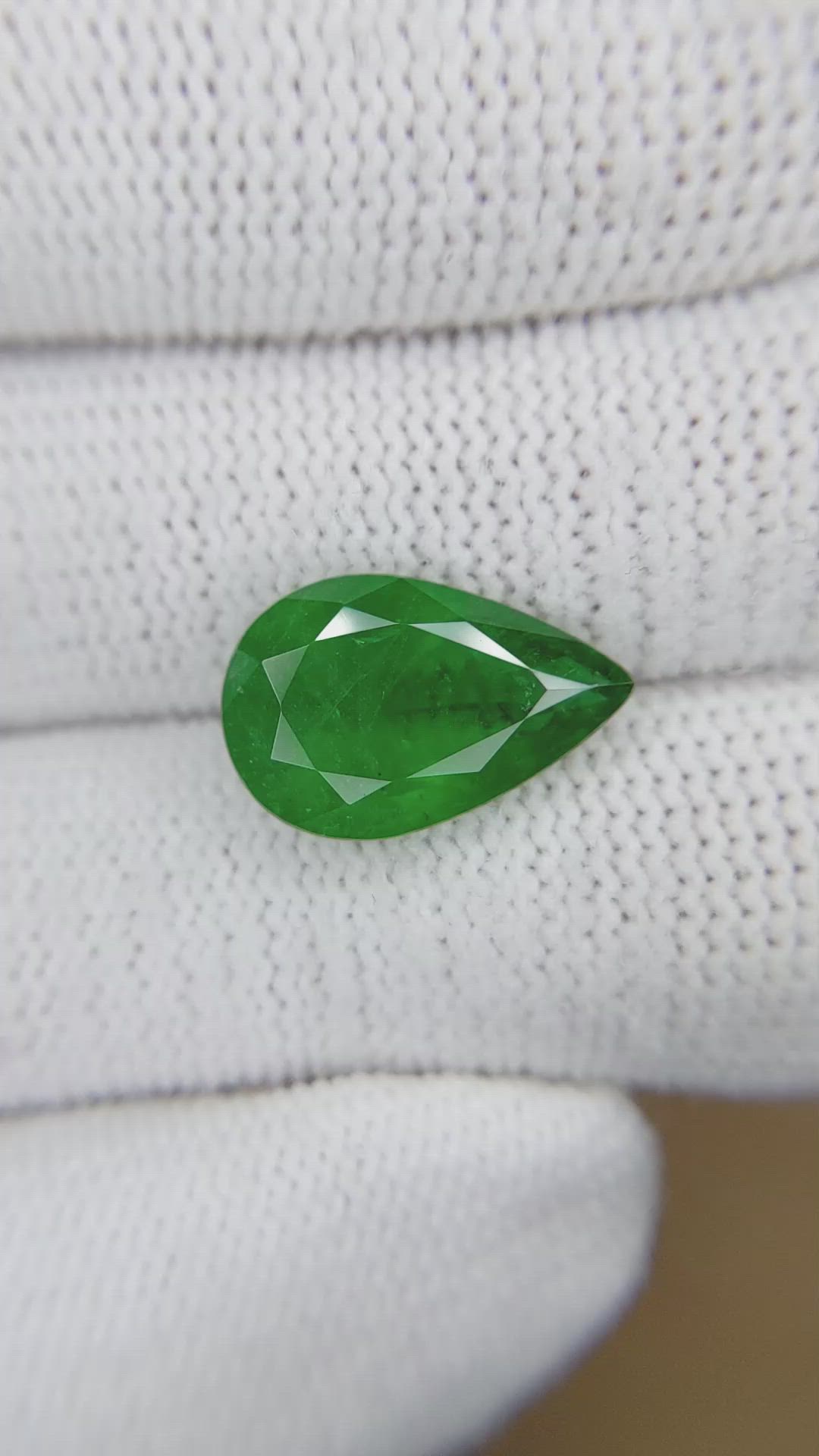 4.53 Ct. Emerald from Zambia Size Video