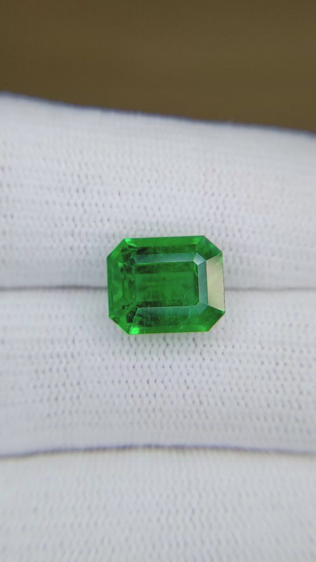 5.49 Ct. Emerald from Zambia Size Video