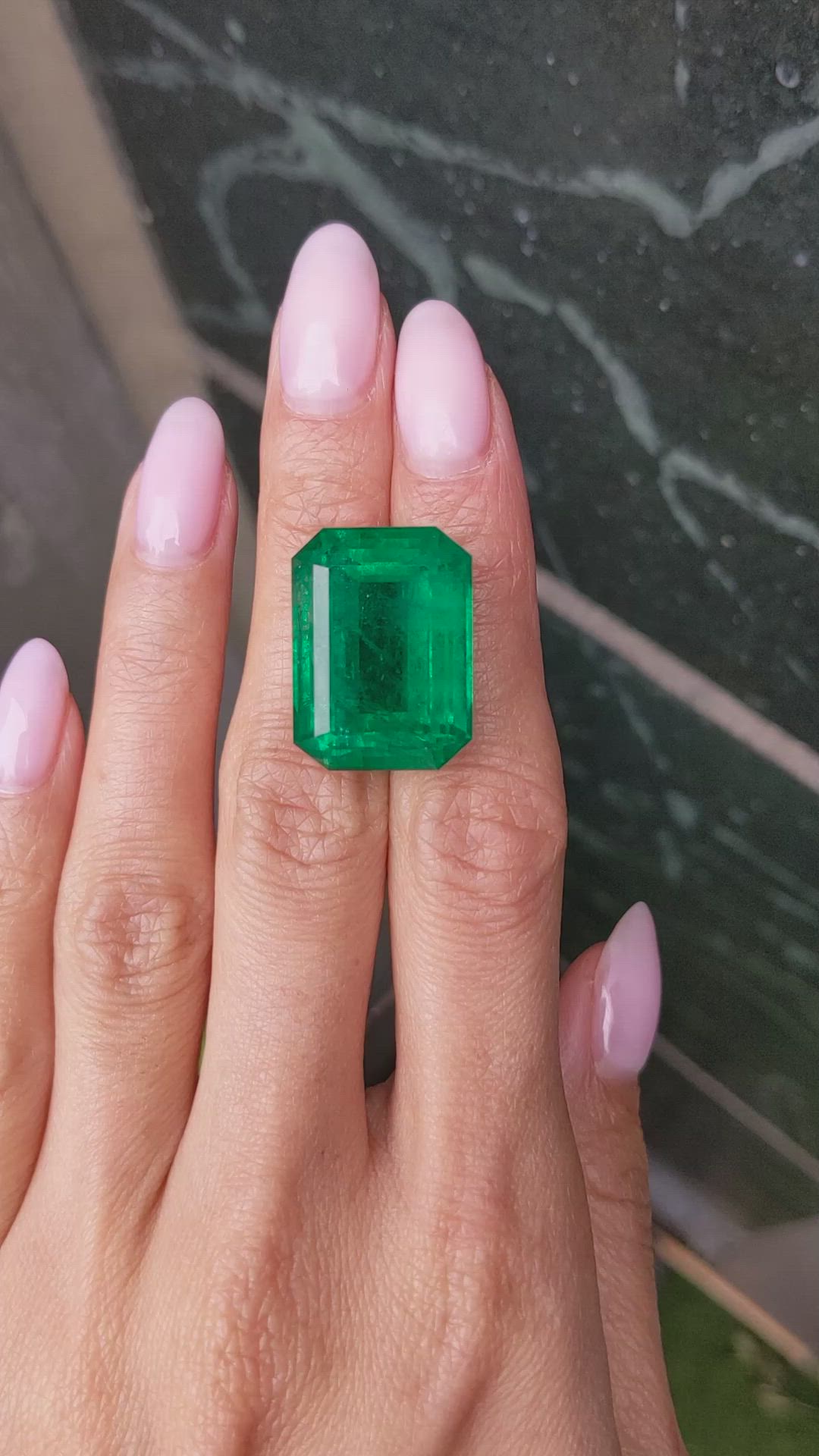 32.96 Ct. Emerald from Zambia Size Video