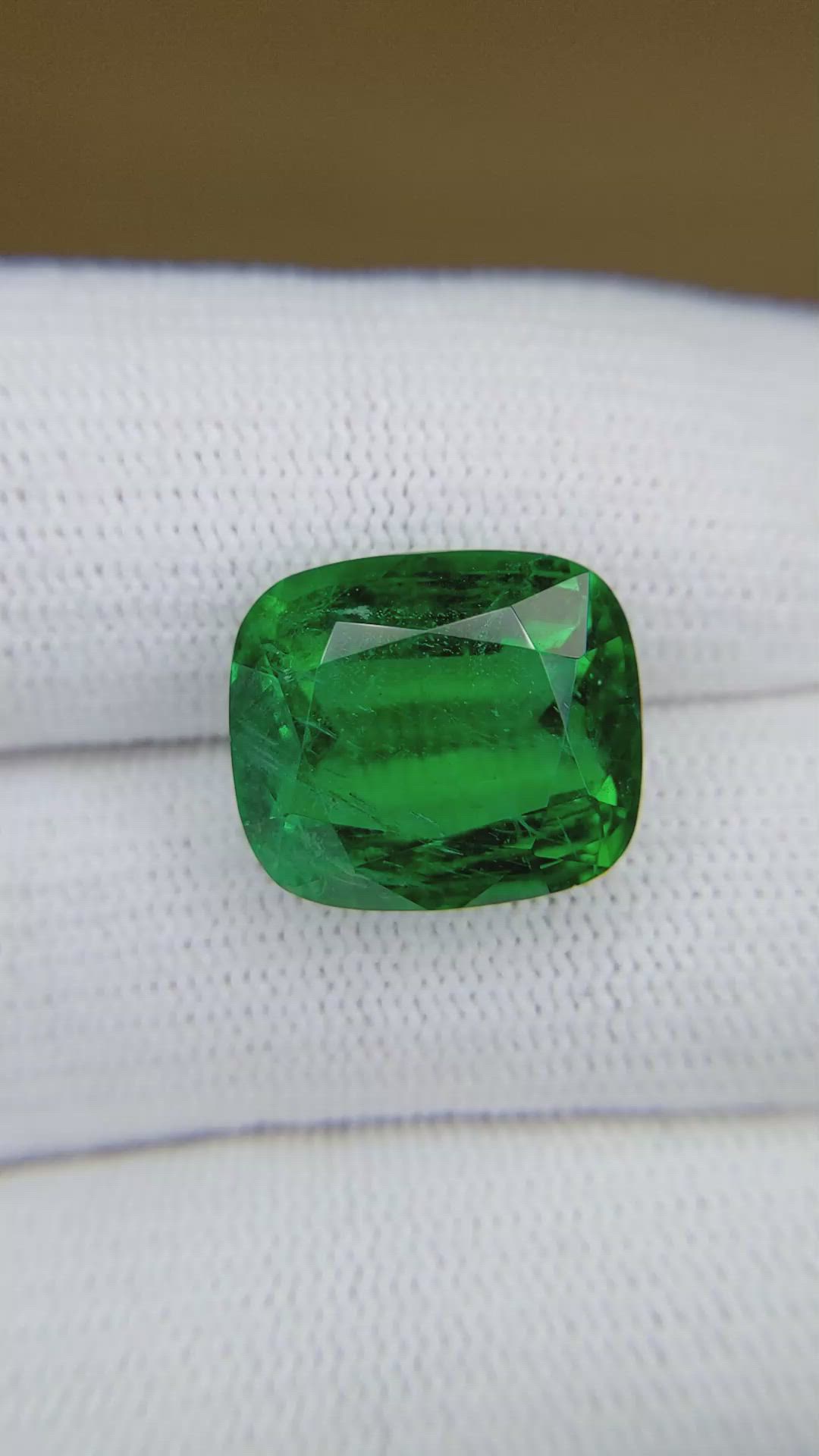 10.55 Ct. Emerald from Zambia Size Video