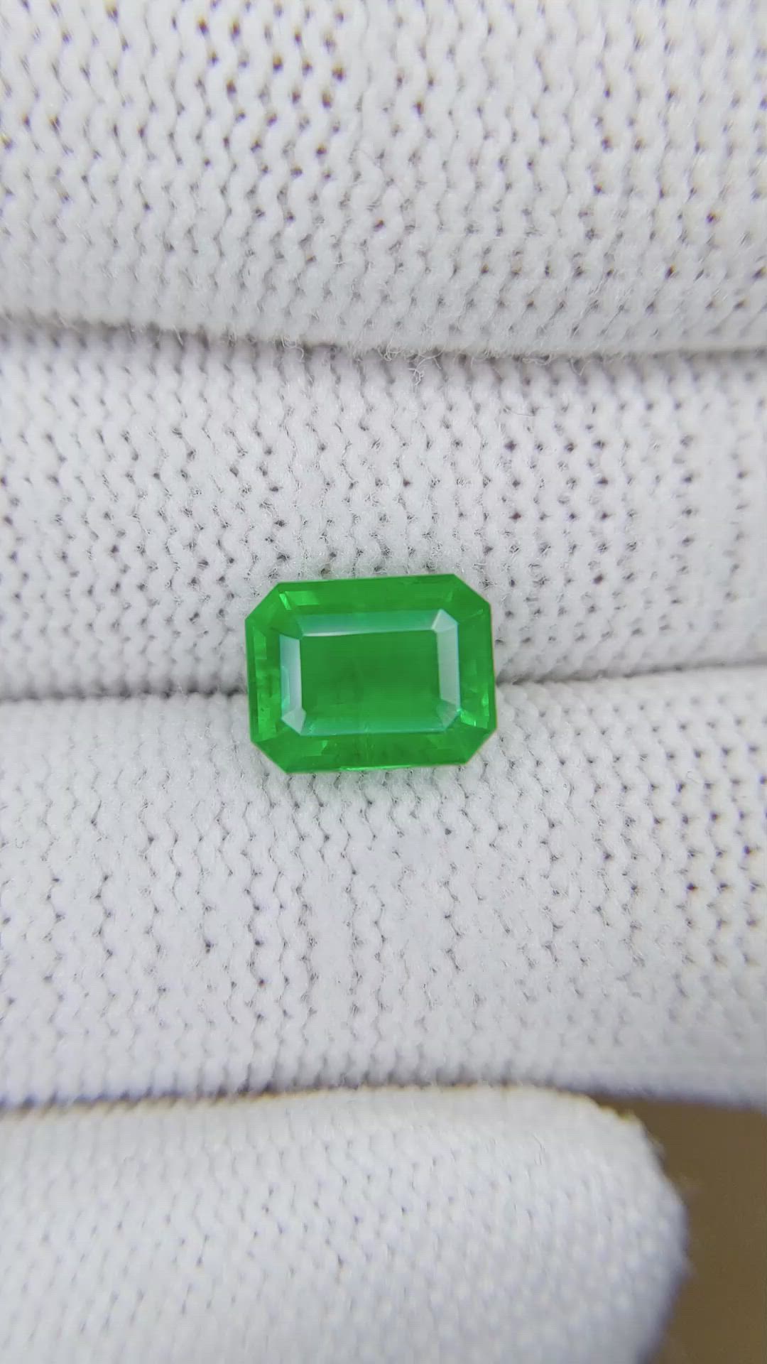 2.35 Ct. Emerald from Zambia Size Video