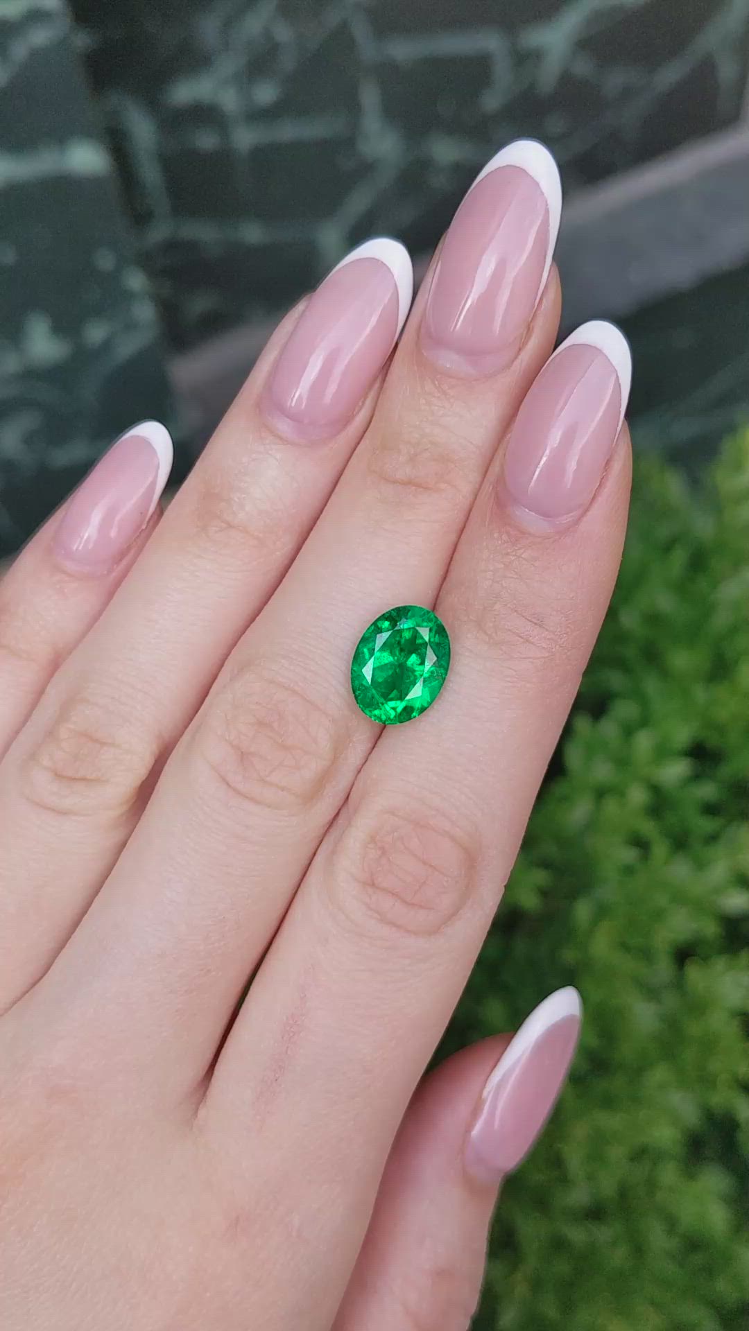 3.82 Ct. Emerald from Colombia - Muzo Size Video