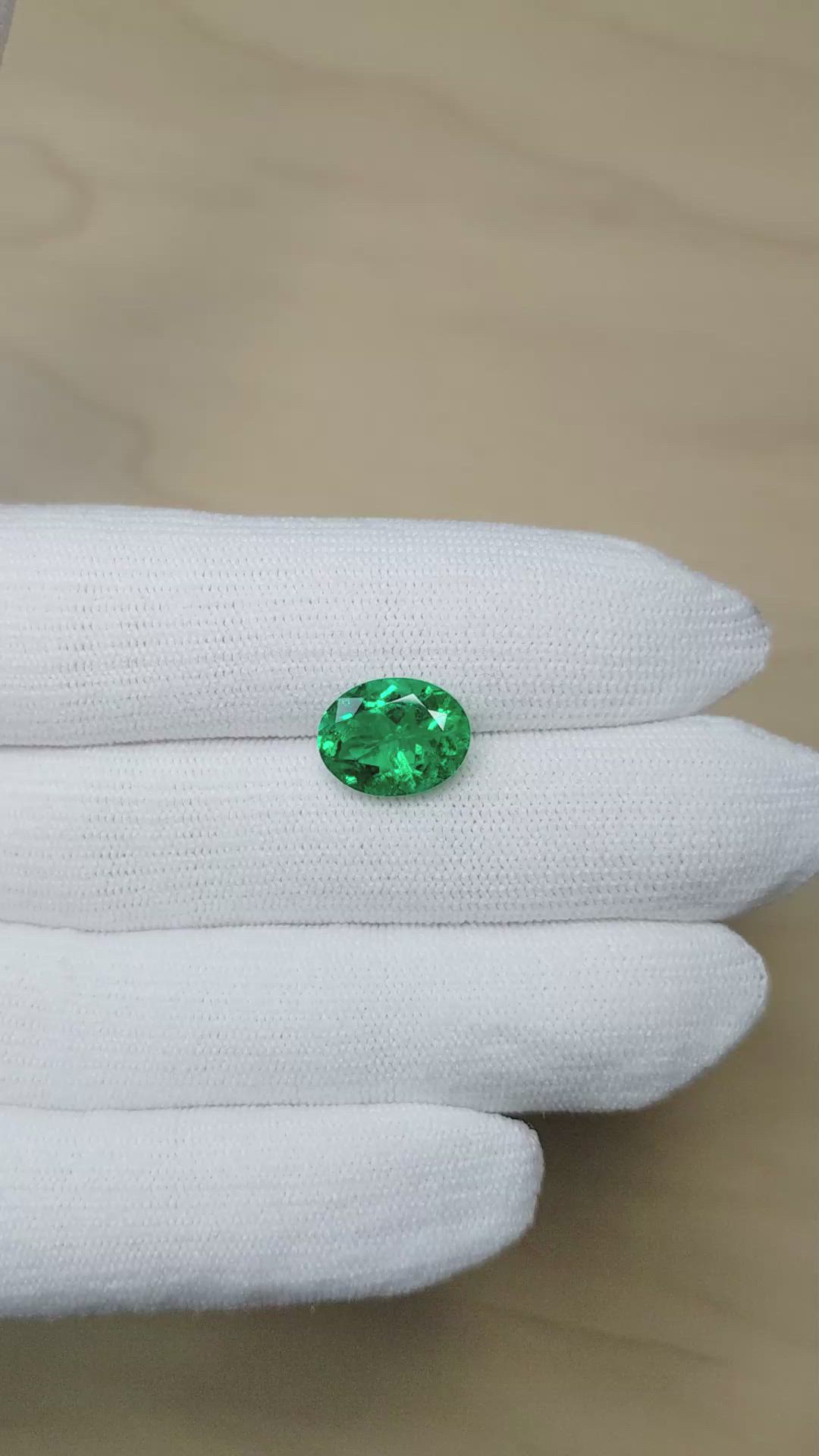 3.82 Ct. Emerald from Colombia - Muzo Size Video