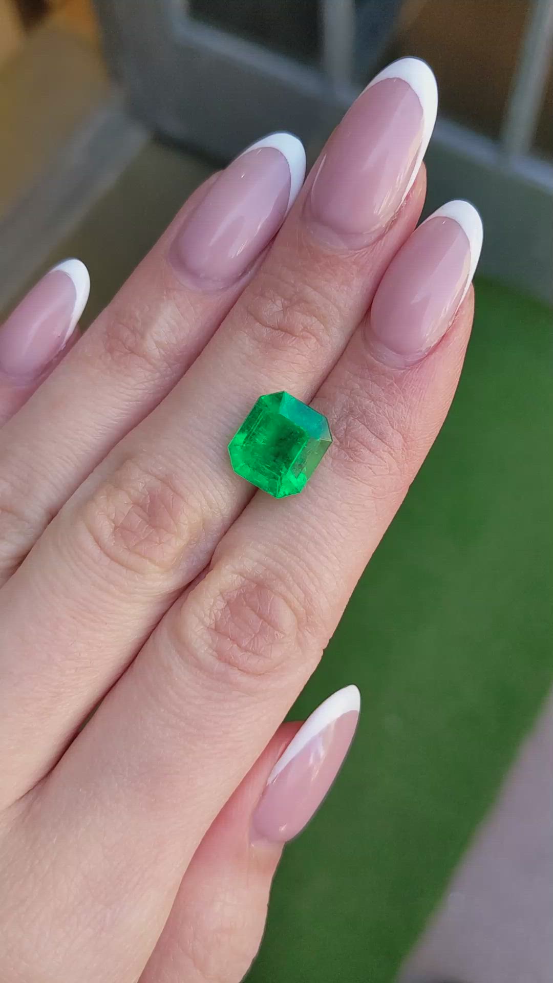 5.15 Ct. Emerald from Colombia - Muzo Size Video