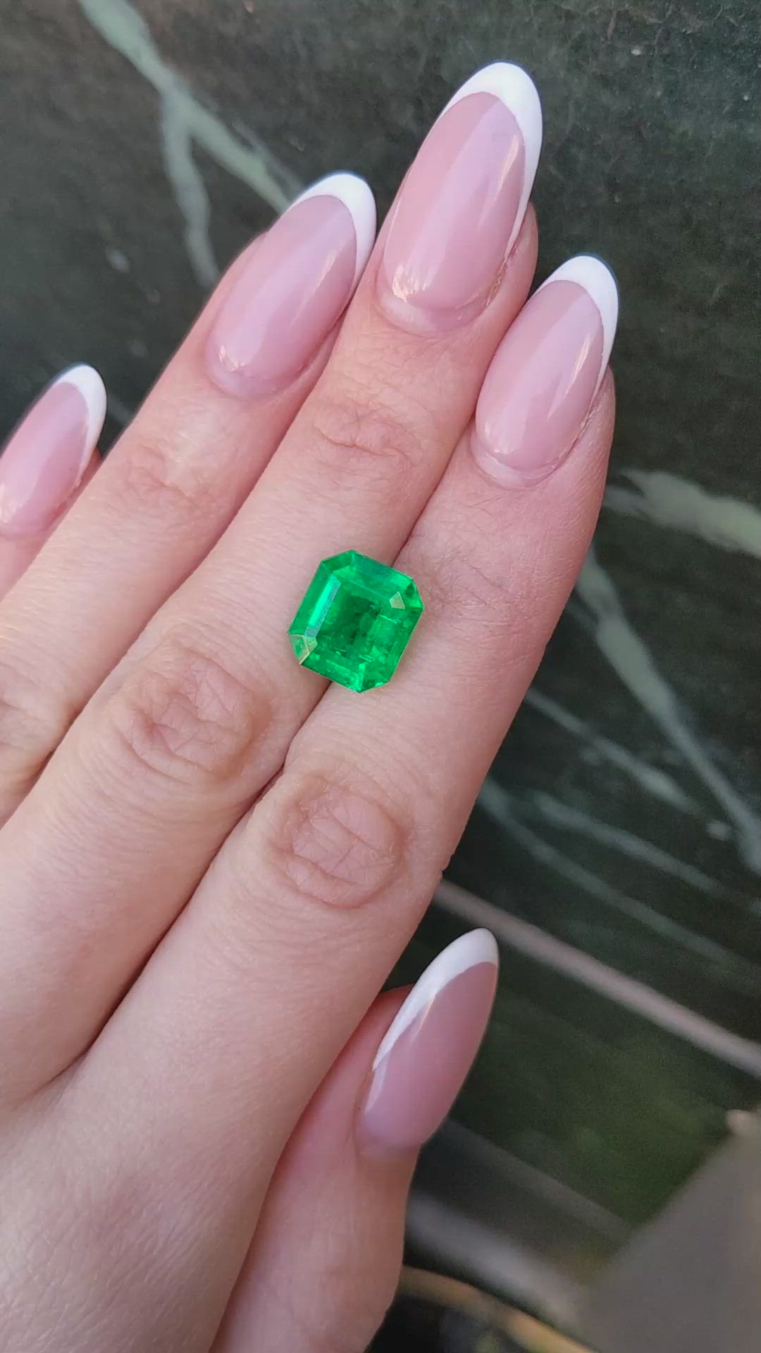 5.15 Ct. Emerald from Colombia - Muzo Size Video