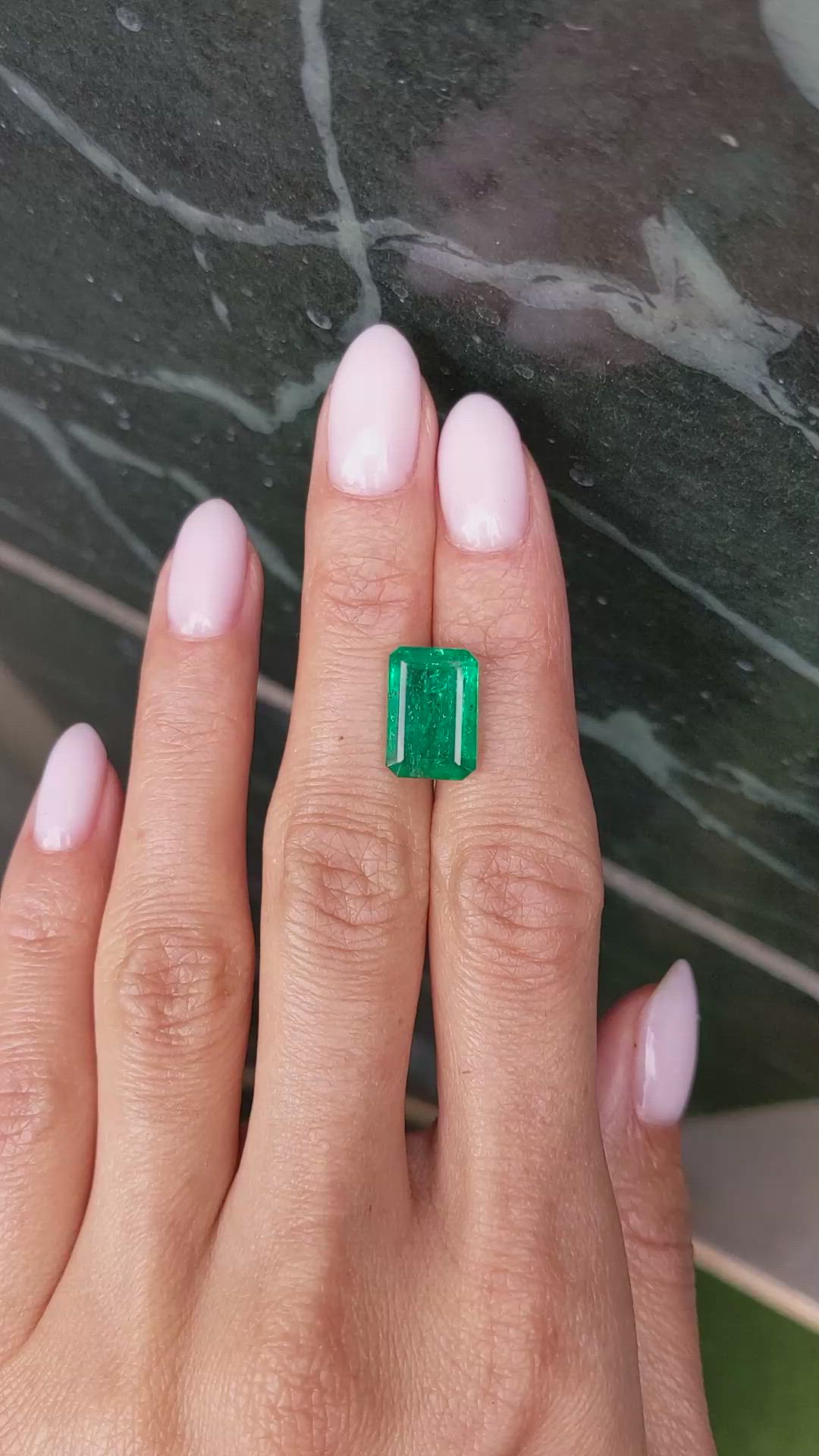 5.14 Ct. Emerald from Colombia - Muzo Size Video