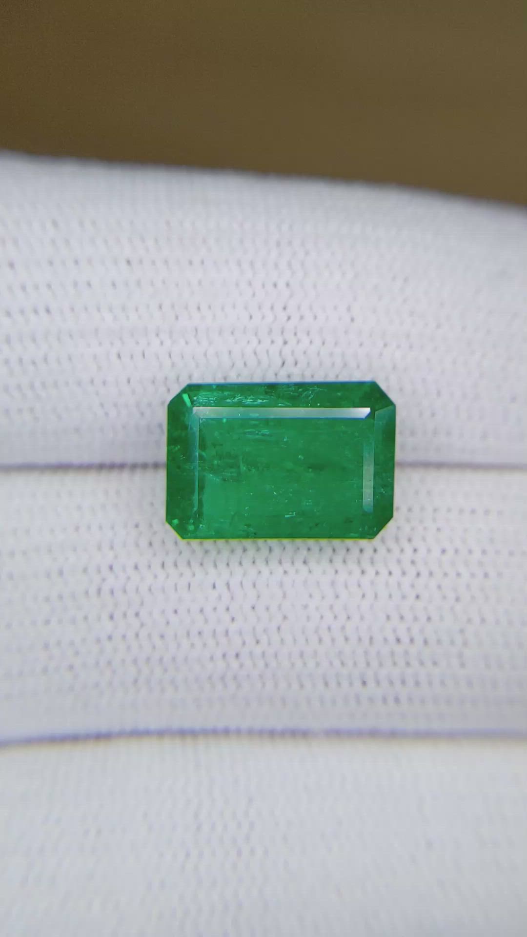 5.14 Ct. Emerald from Colombia - Muzo Size Video