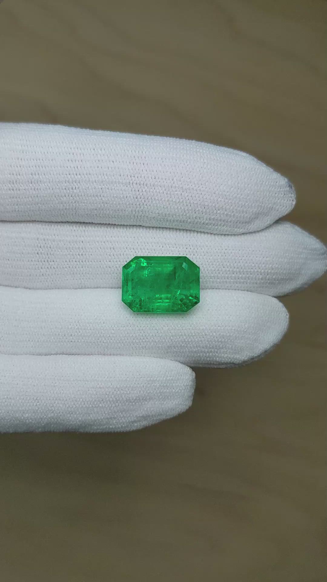 10.28 Ct. Emerald from Colombia Size Video