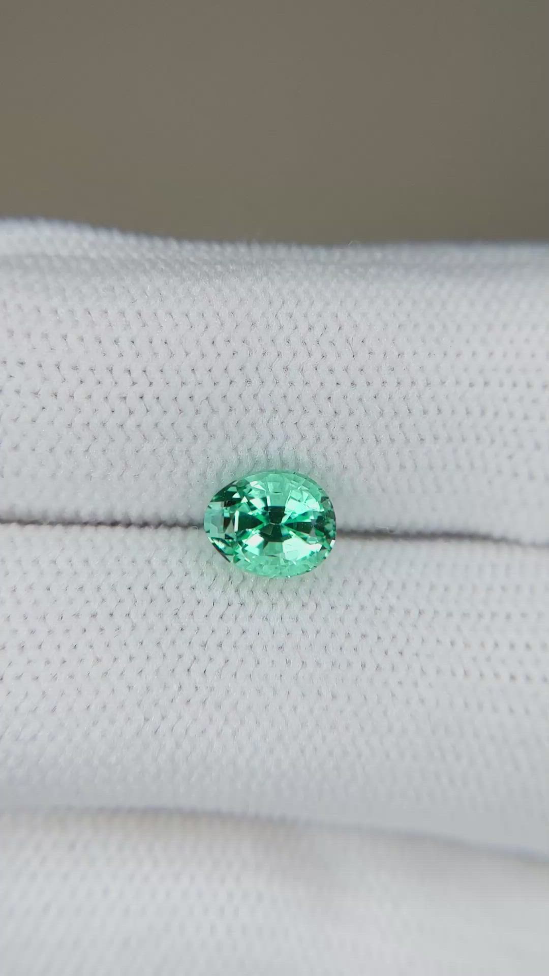 1.02 Ct. Emerald from Russia Size Video