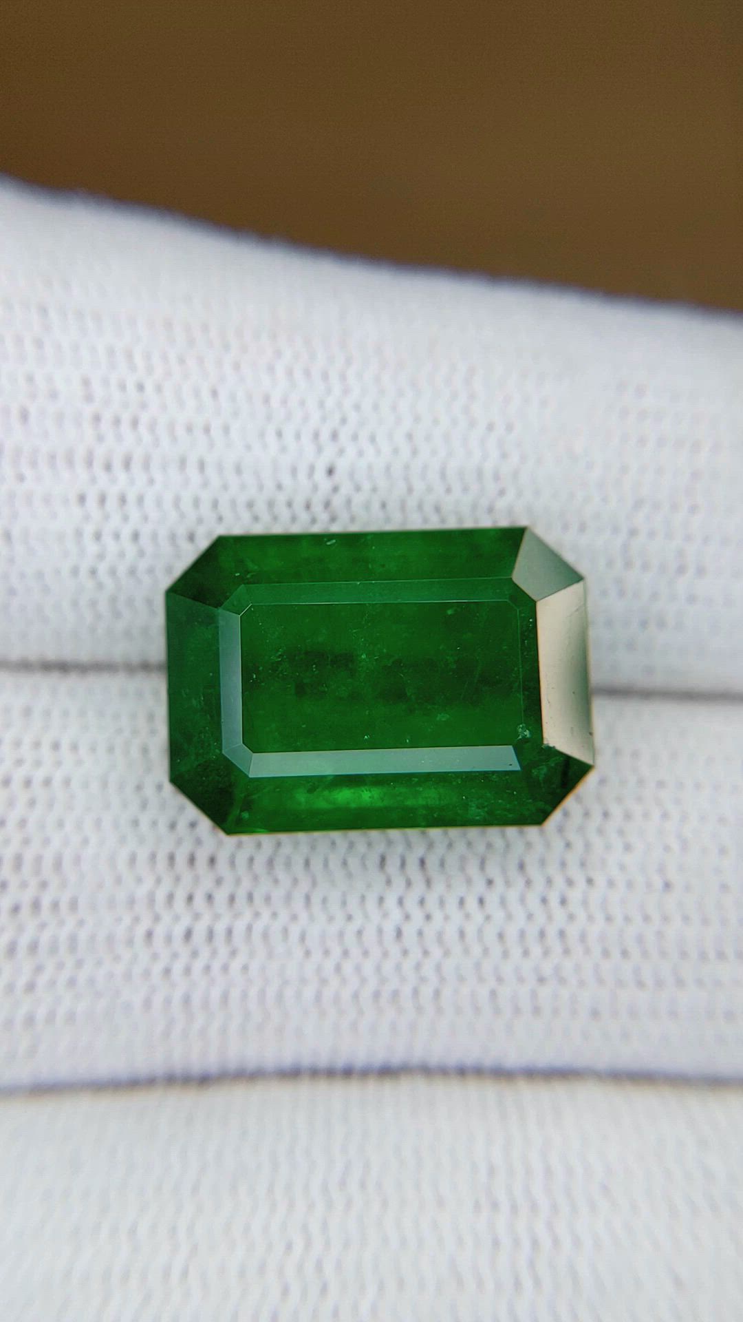 11.96 Ct. Emerald from Zambia Size Video