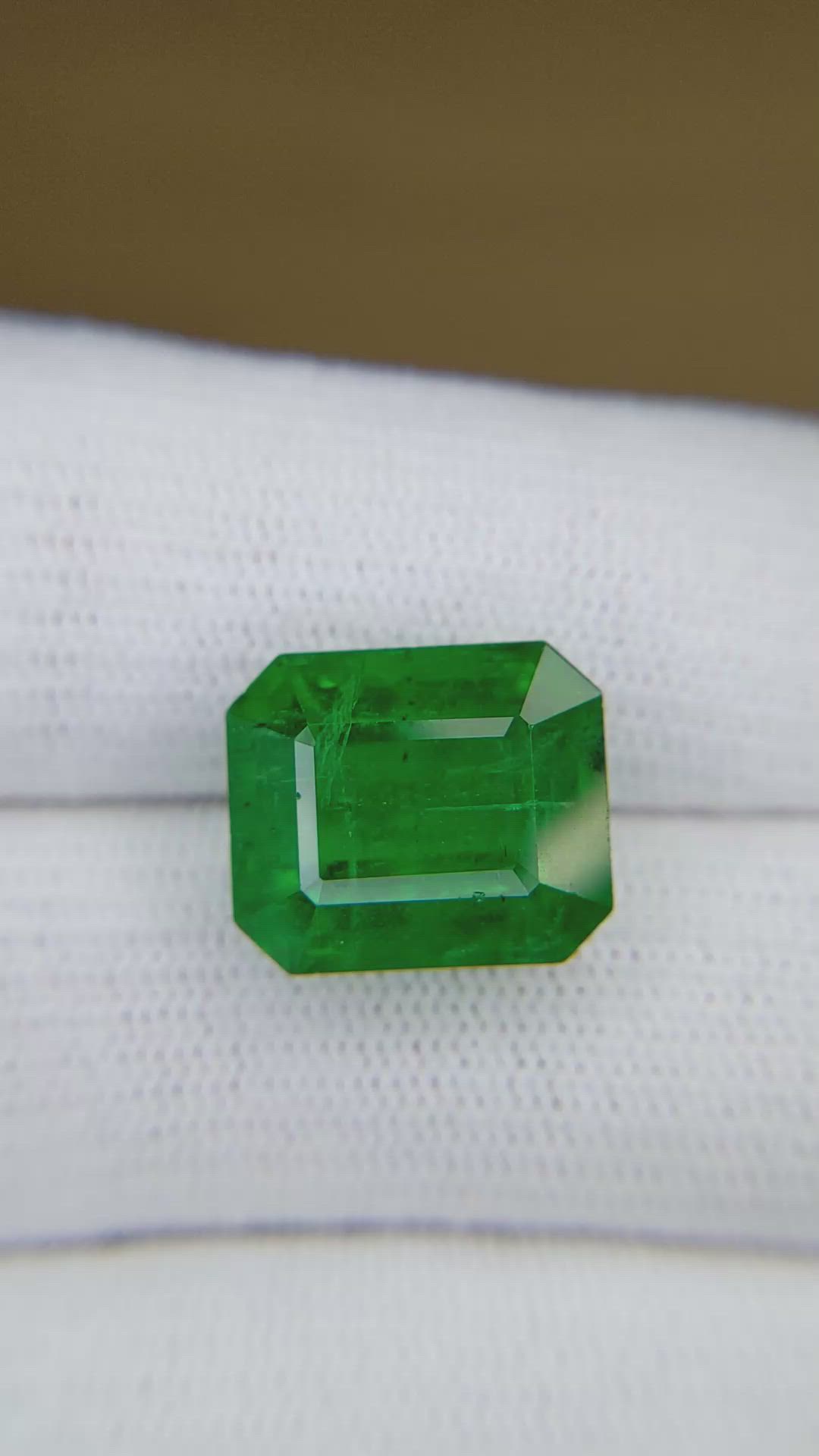 11.33 Ct. Emerald from Zambia Size Video