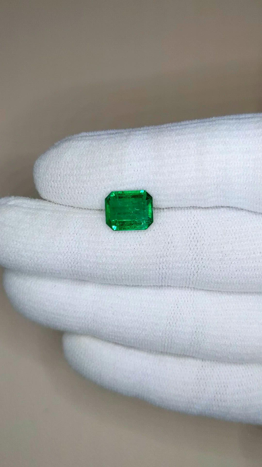 2.94 Ct. Emerald from Zambia Size Video
