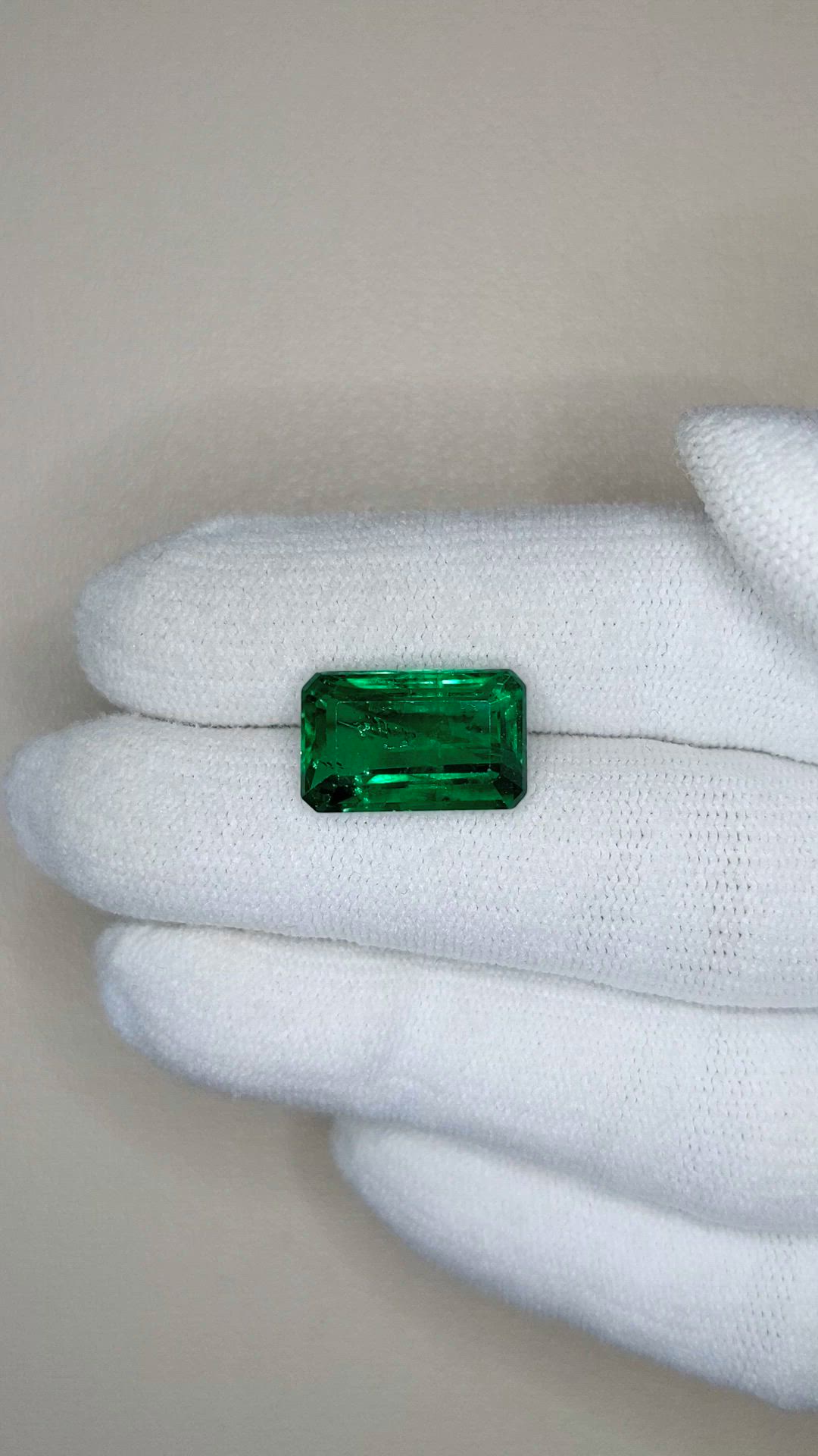 6.59 Ct. Emerald from Zambia Size Video