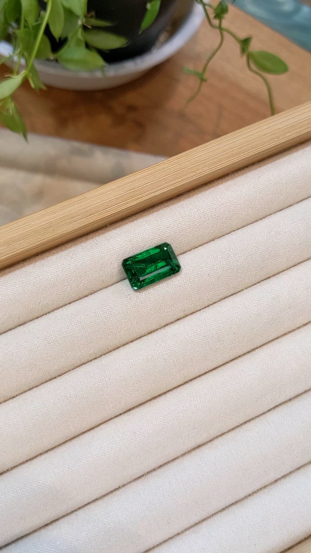 6.59 Ct. Emerald from Zambia Size Video