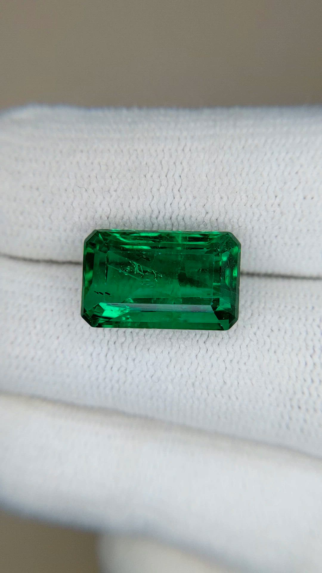 6.59 Ct. Emerald from Zambia Size Video