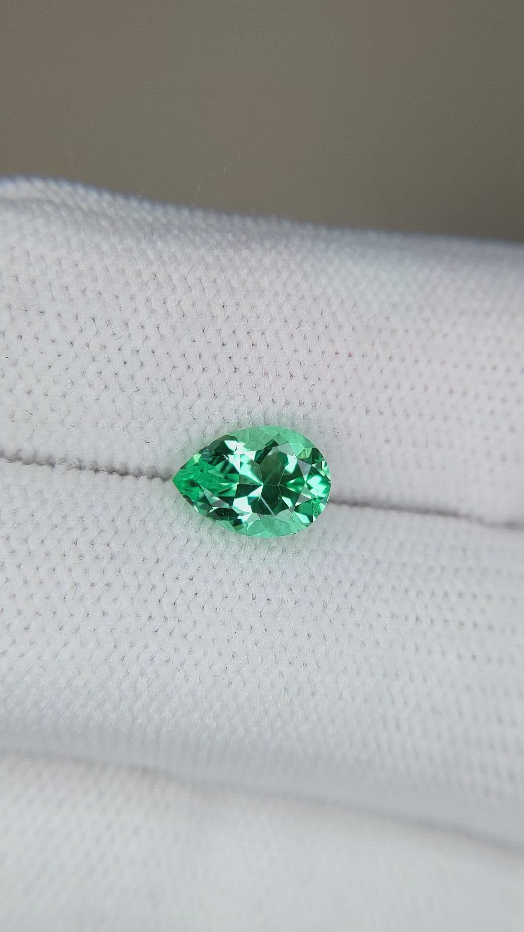 1.32 Ct. Emerald from Russia Size Video