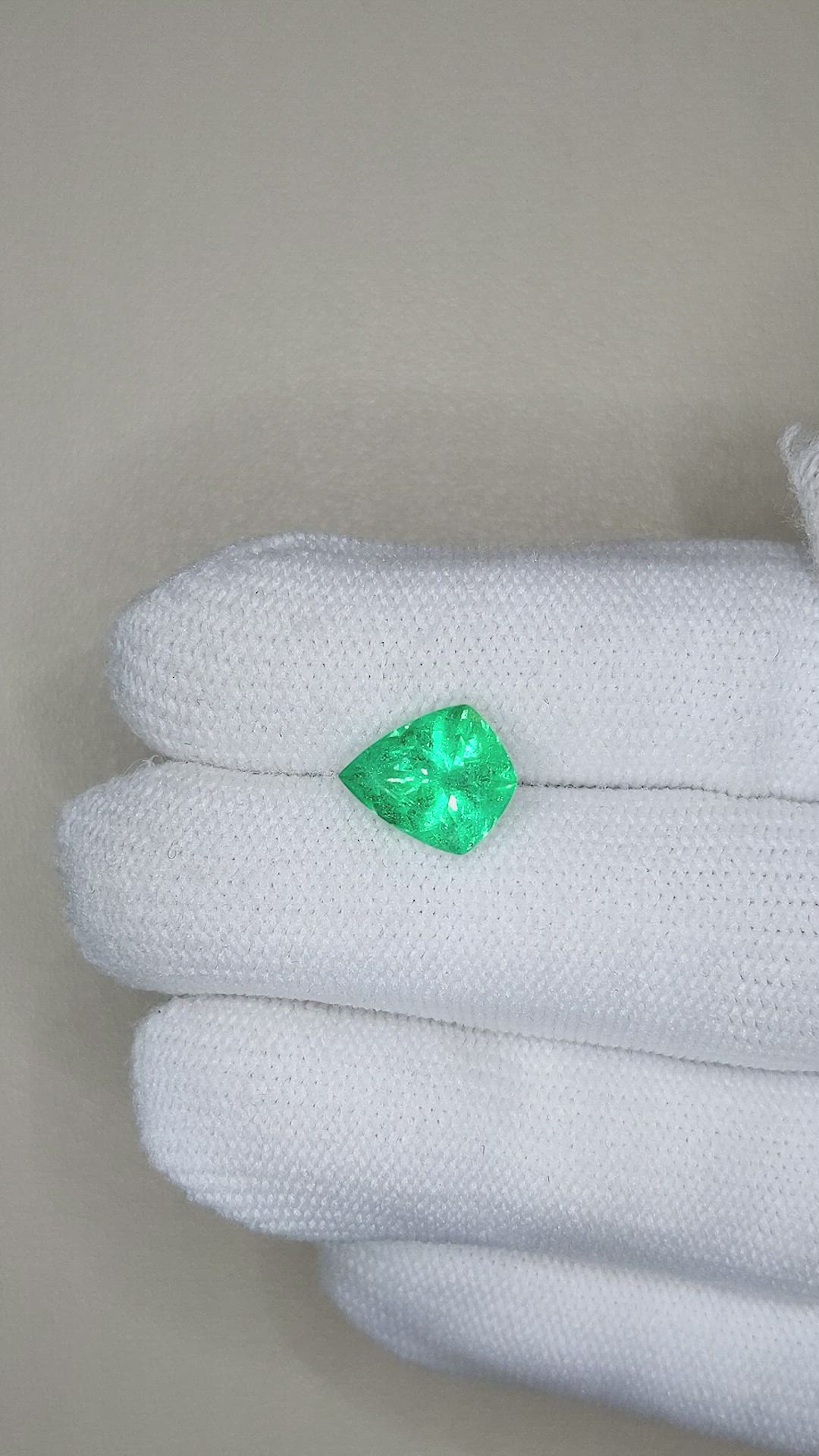 2.57 Ct. Emerald from Russia Size Video