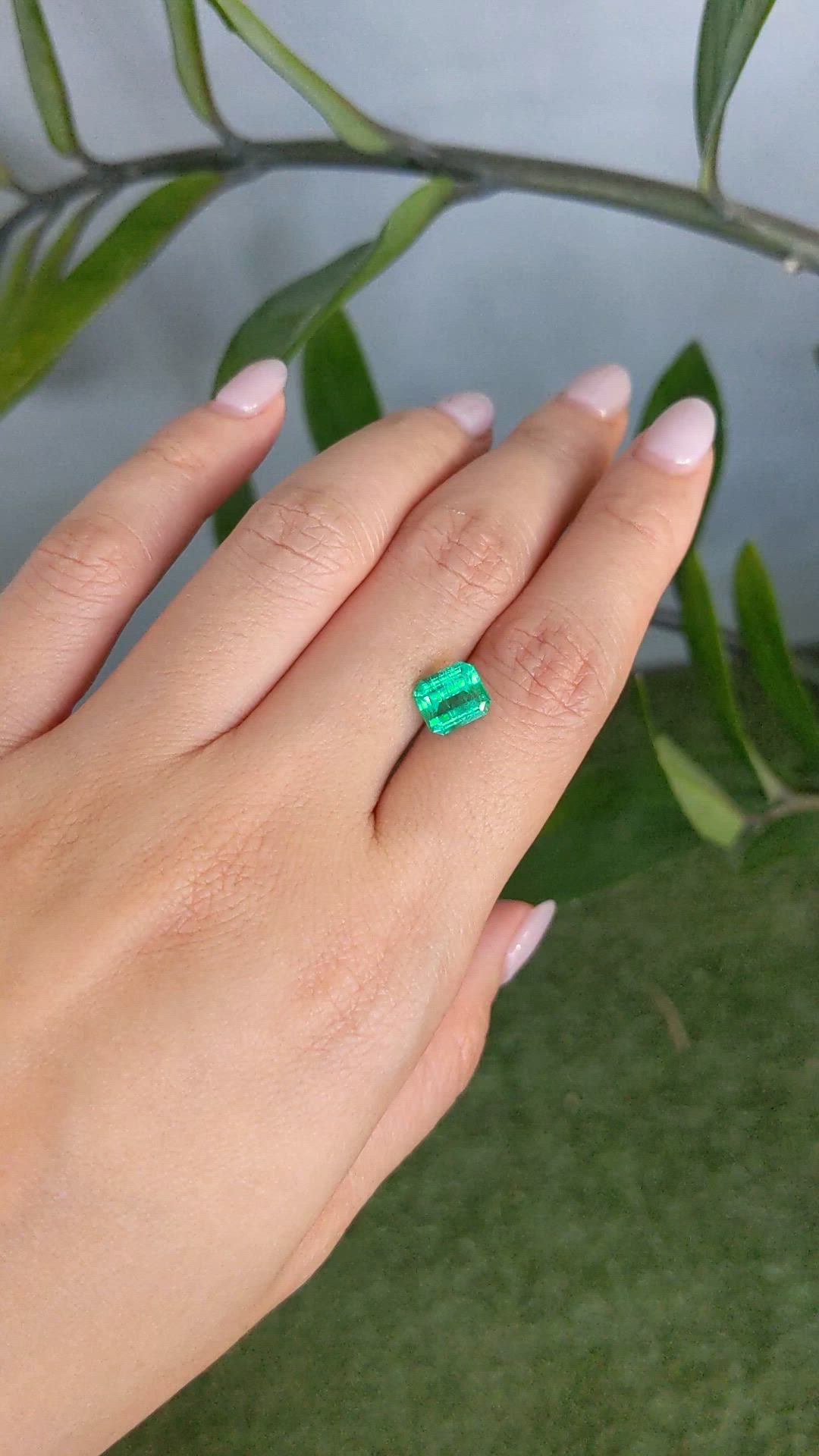1.77 Ct. Emerald from Russia Size Video
