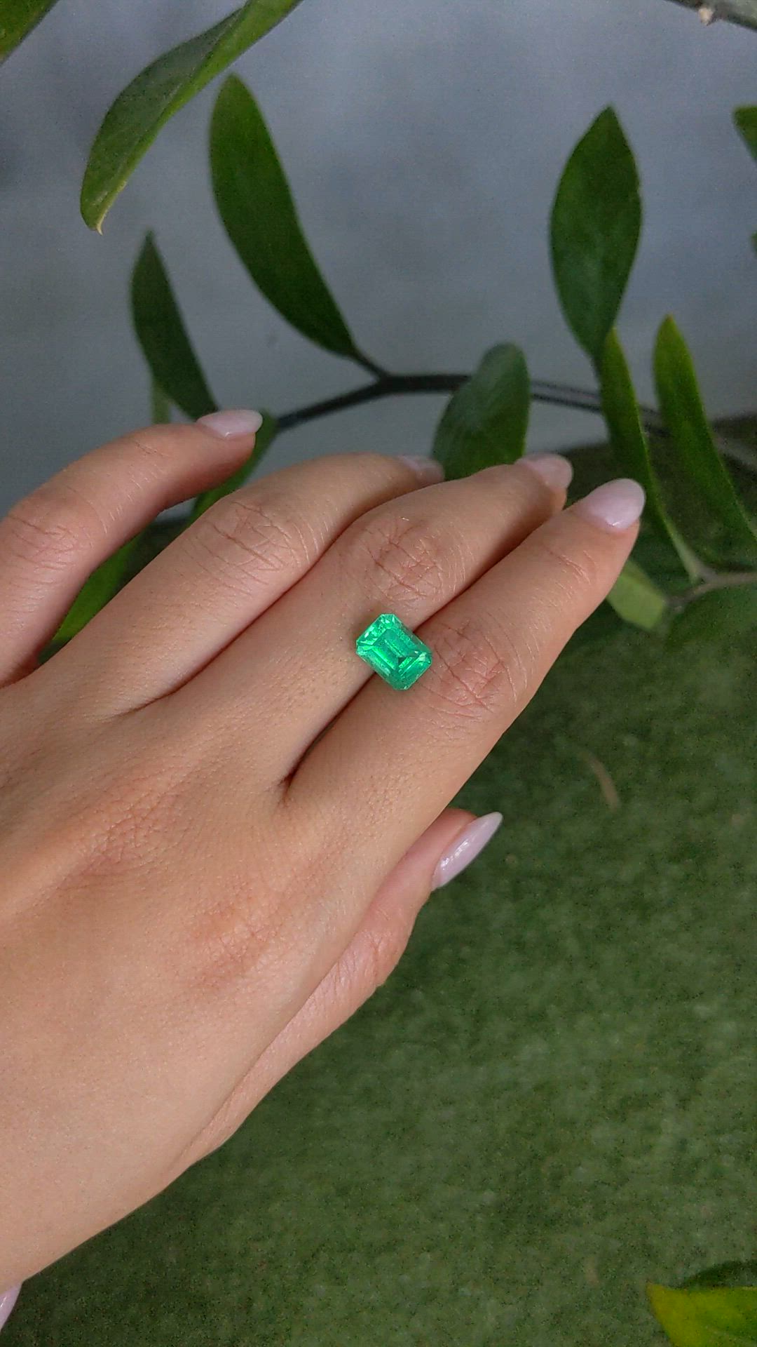 2.58 Ct. Emerald from Russia Size Video