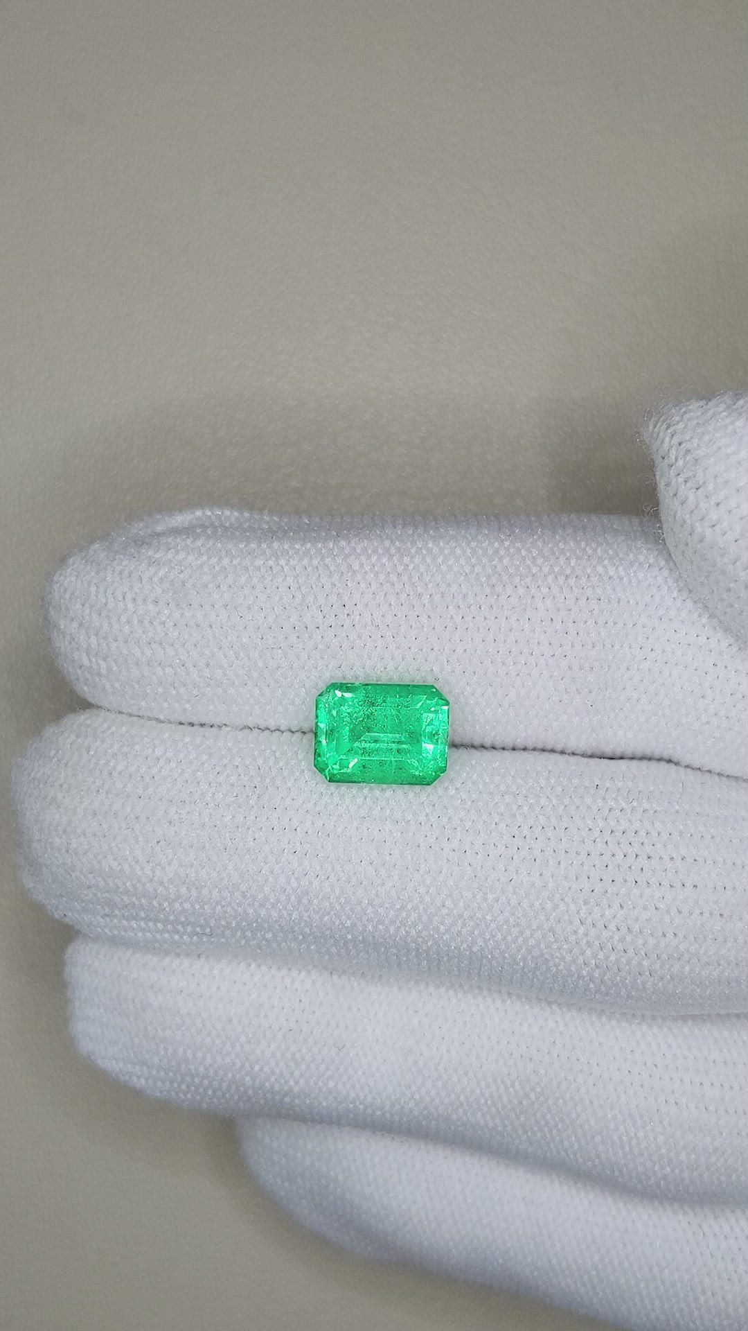 2.58 Ct. Emerald from Russia Size Video