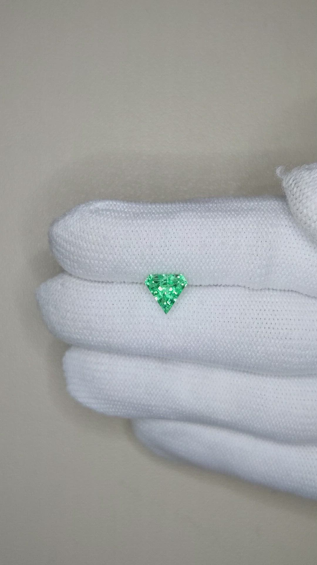 1.26 Ct. Emerald from Russia Size Video