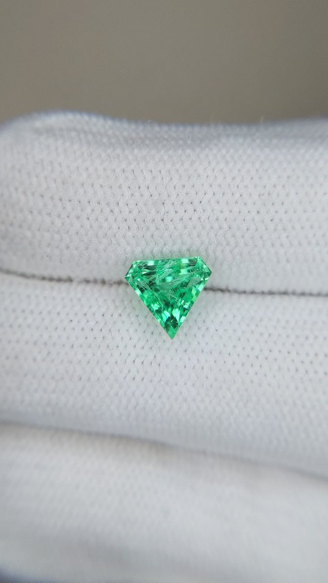 1.26 Ct. Emerald from Russia Size Video