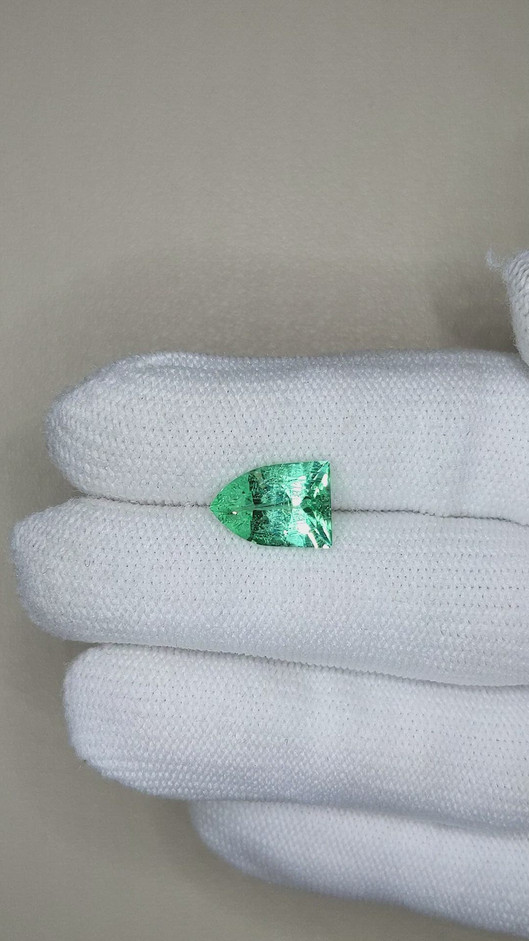 2.94 Ct. Emerald from Russia Size Video