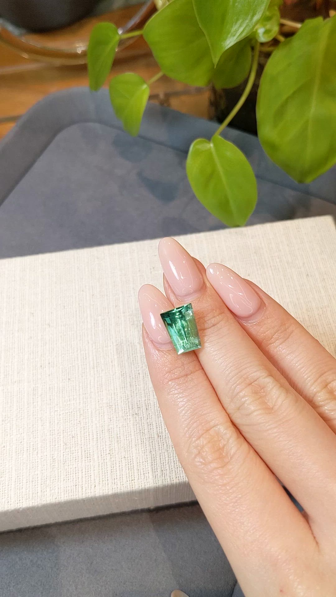 4.60 Ct. Emerald from Russia Size Video