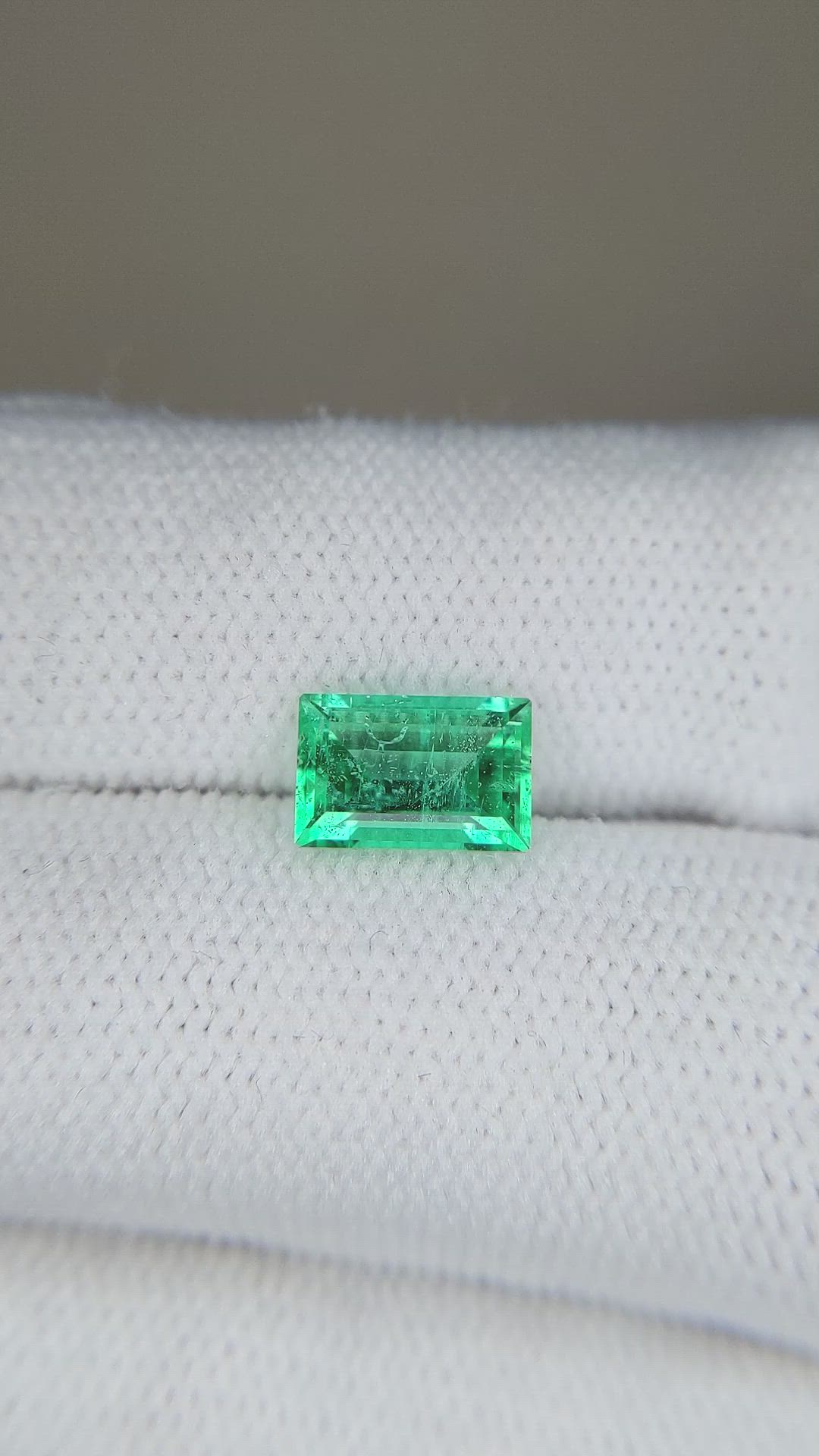 1.33 Ct. Emerald from Russia Size Video