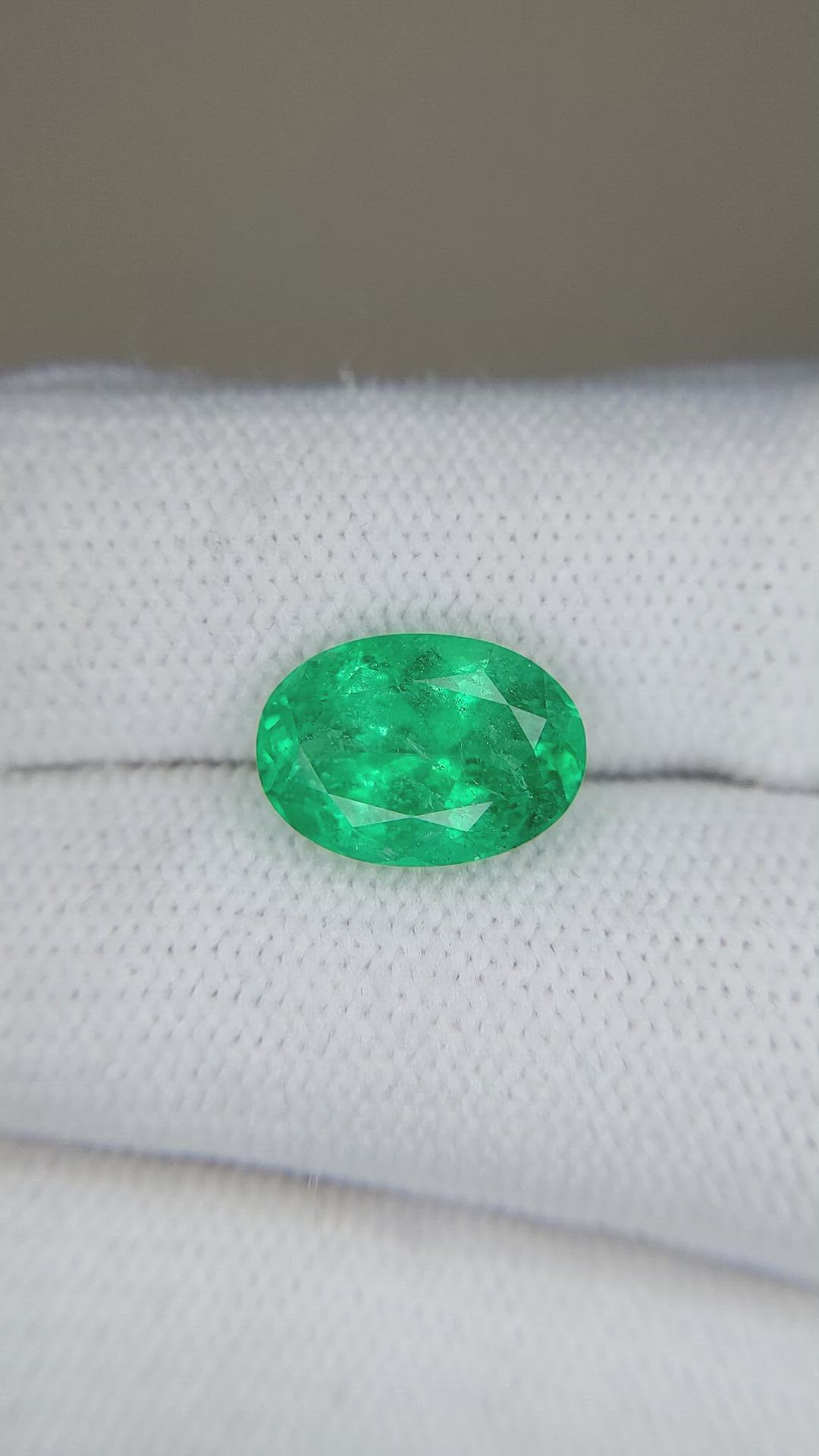 3.64 Ct. Emerald from Russia Size Video